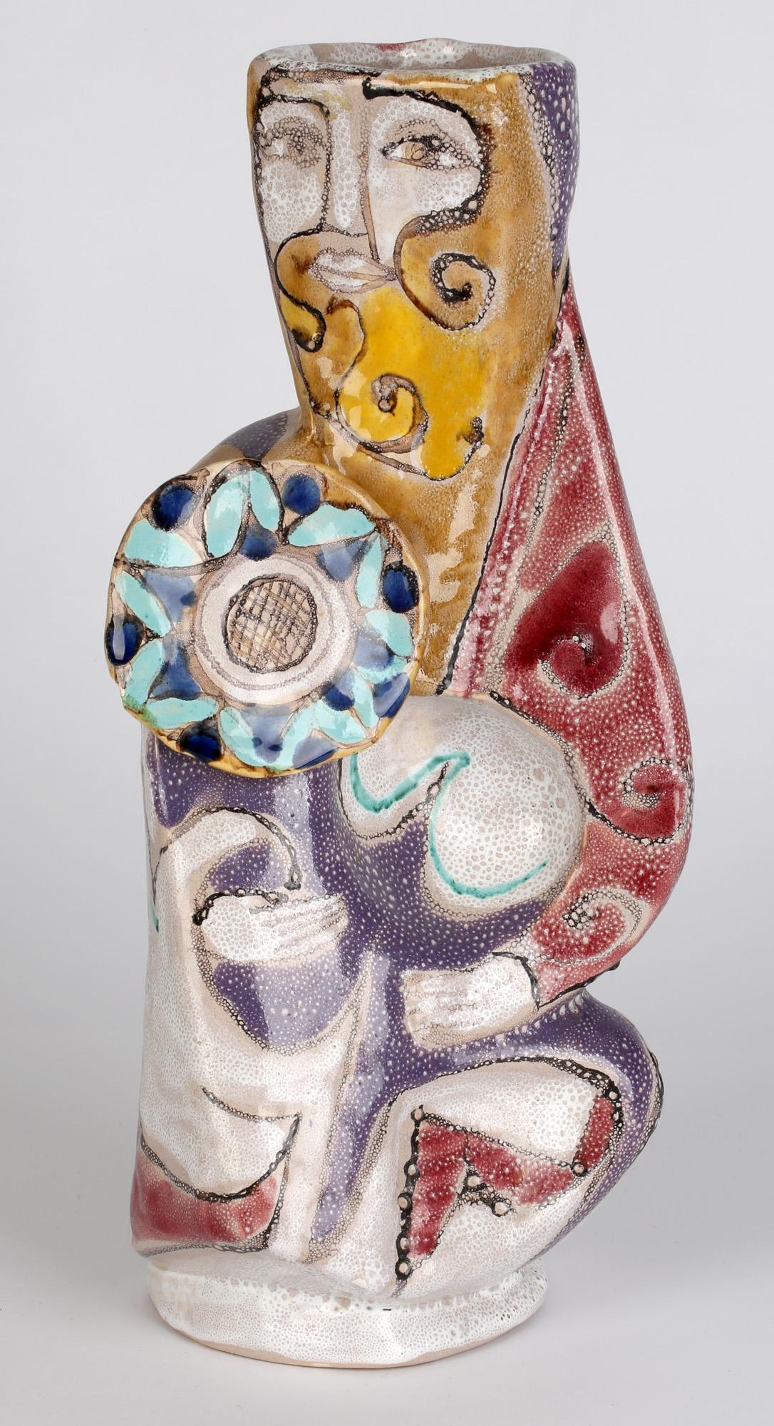 Vase sculptural italien figuratif en poterie « Guerriero » d'Elio Schiavon en vente 8