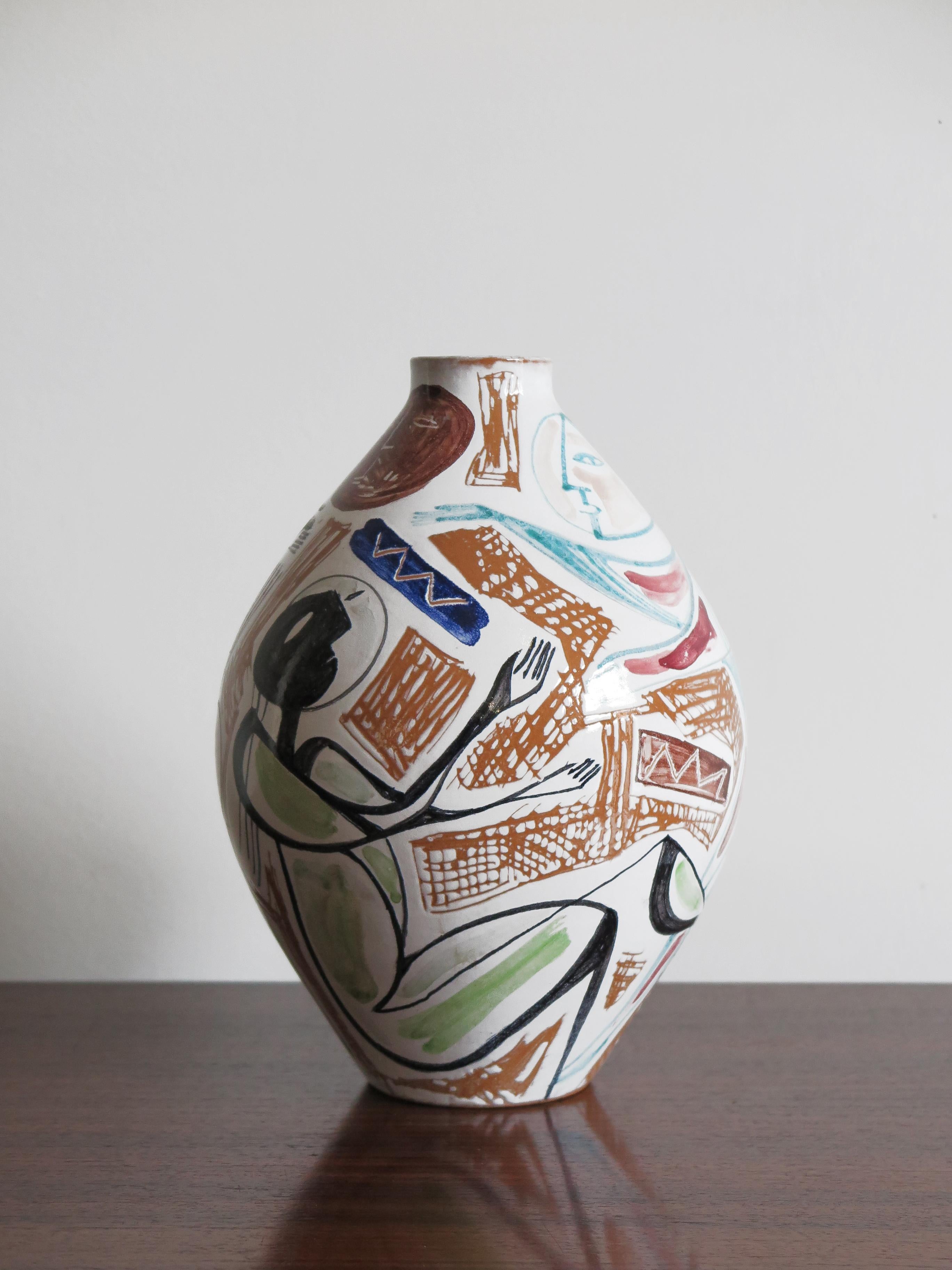 Vase en céramique italienne du milieu du siècle dernier conçu par Elio Schiavon avec signature sous la base, Padoue années 1950.