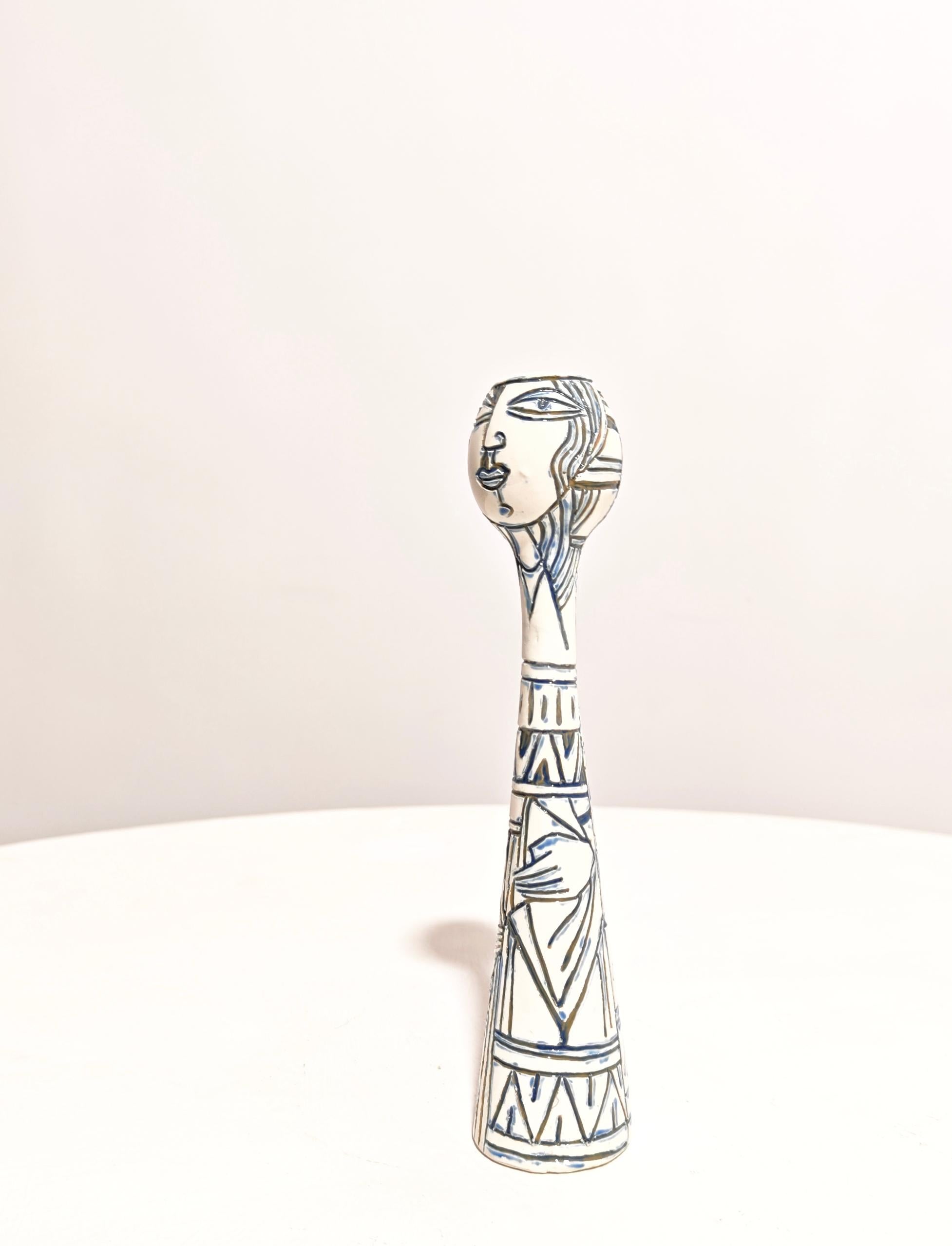 Elio Schiavon Producción Italia Años 60 Jarrón de cerámica con figura humana Mi-Century Moderno de mediados de siglo en venta