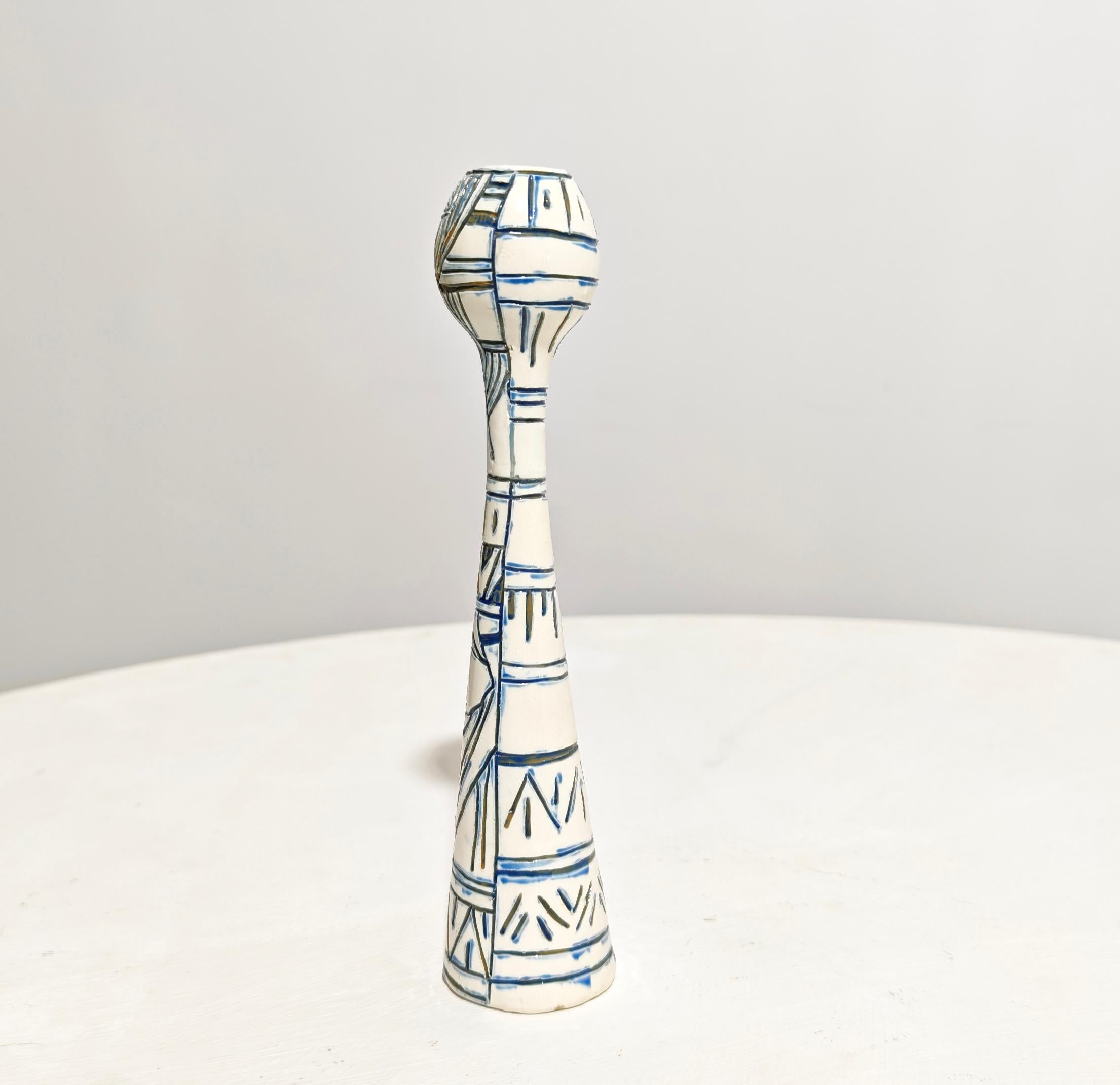 Elio Schiavon Producción Italia Años 60 Jarrón de cerámica con figura humana Mi-Century Hecho a mano en venta