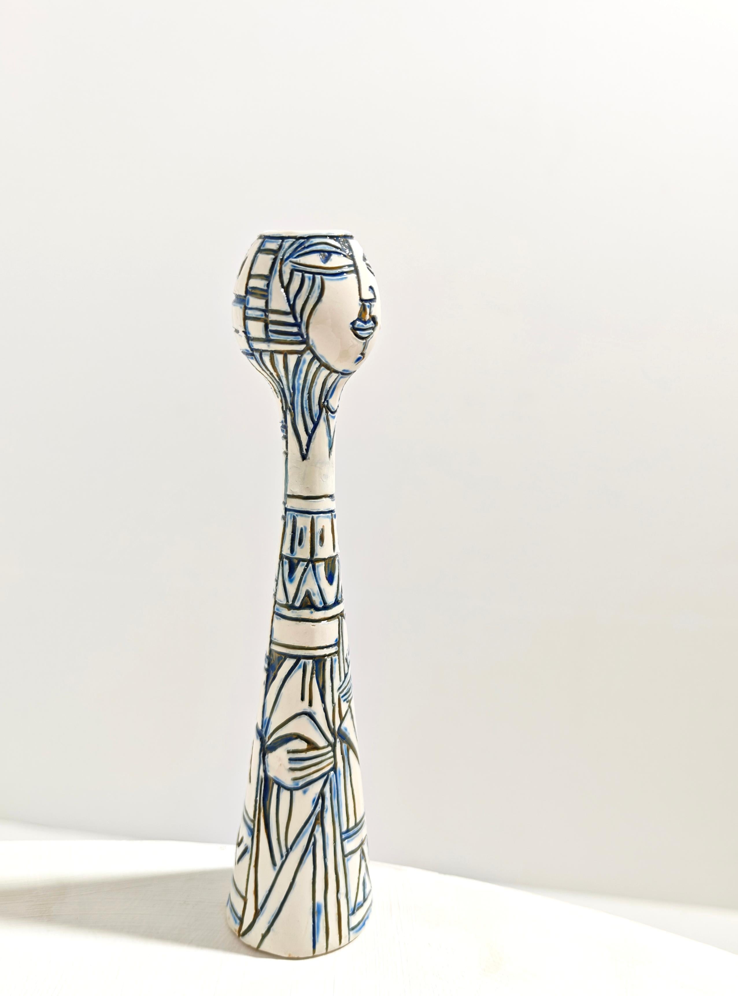 Elio Schiavon Producción Italia Años 60 Jarrón de cerámica con figura humana Mi-Century en Excelente estado para la venta en Palermo, IT