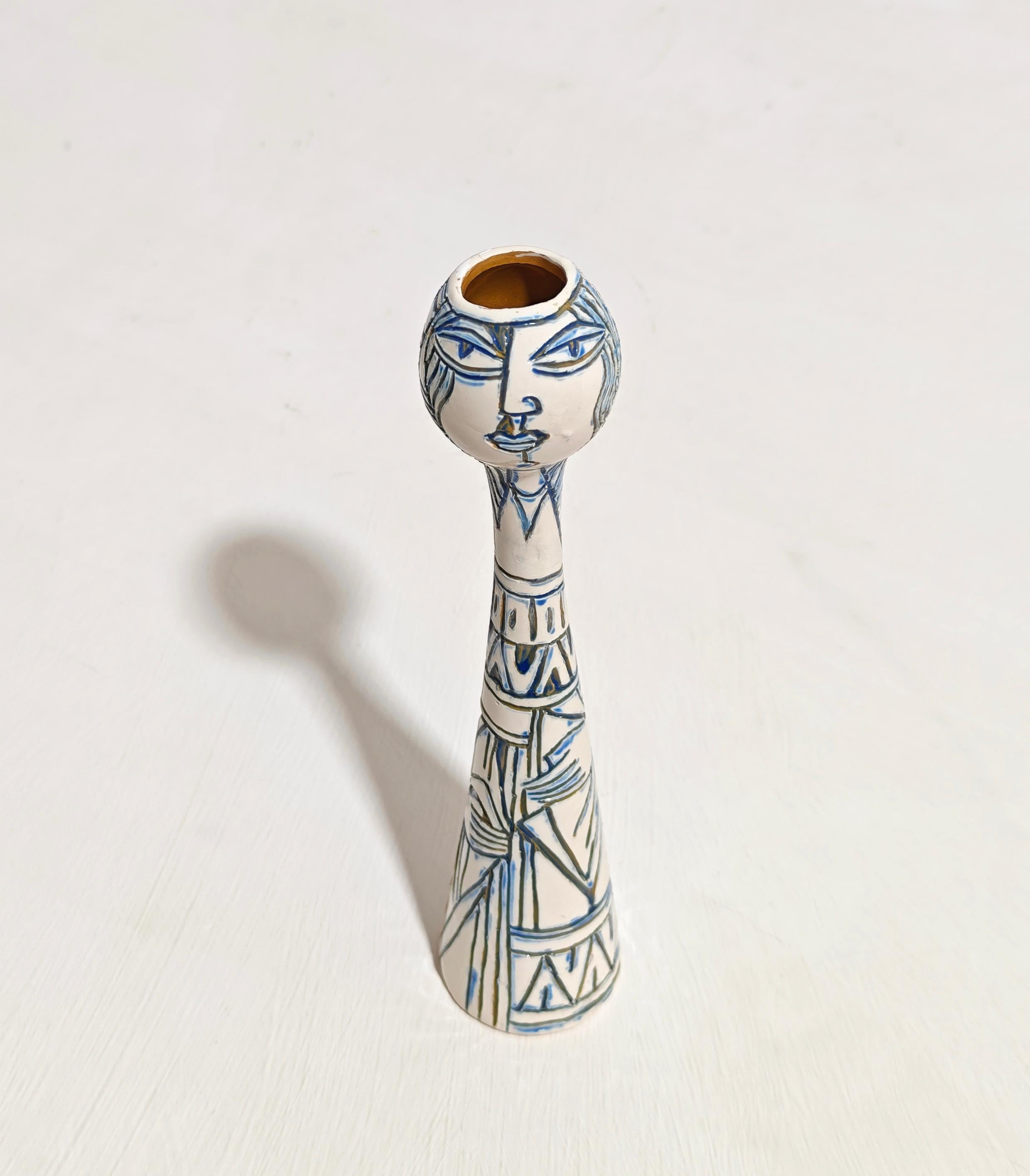 Elio Schiavon Producción Italia Años 60 Jarrón de cerámica con figura humana Mi-Century Cerámico en venta