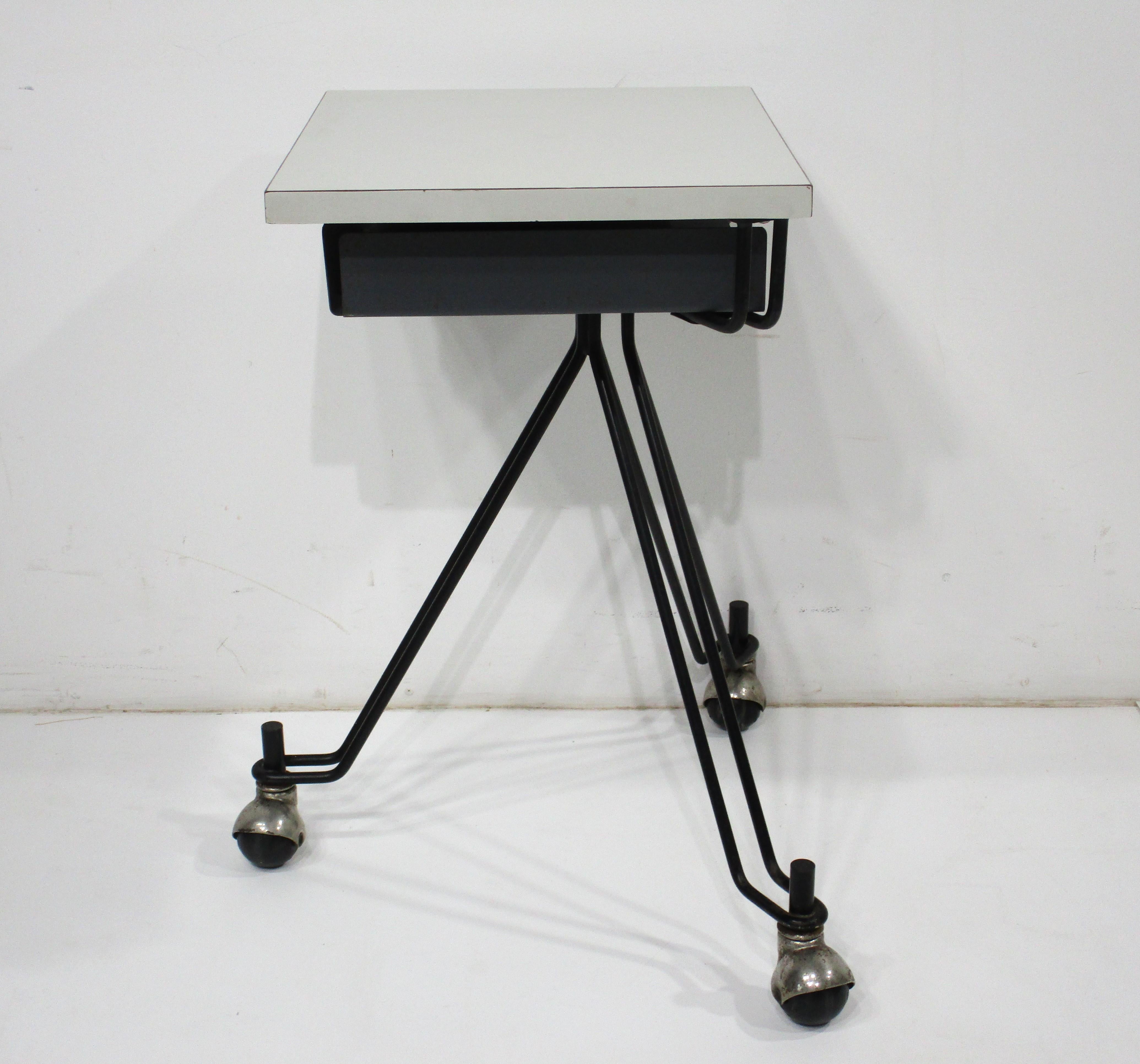 Eliot Noyes Rolling Work / Dictating Table für IBM (Moderne der Mitte des Jahrhunderts) im Angebot