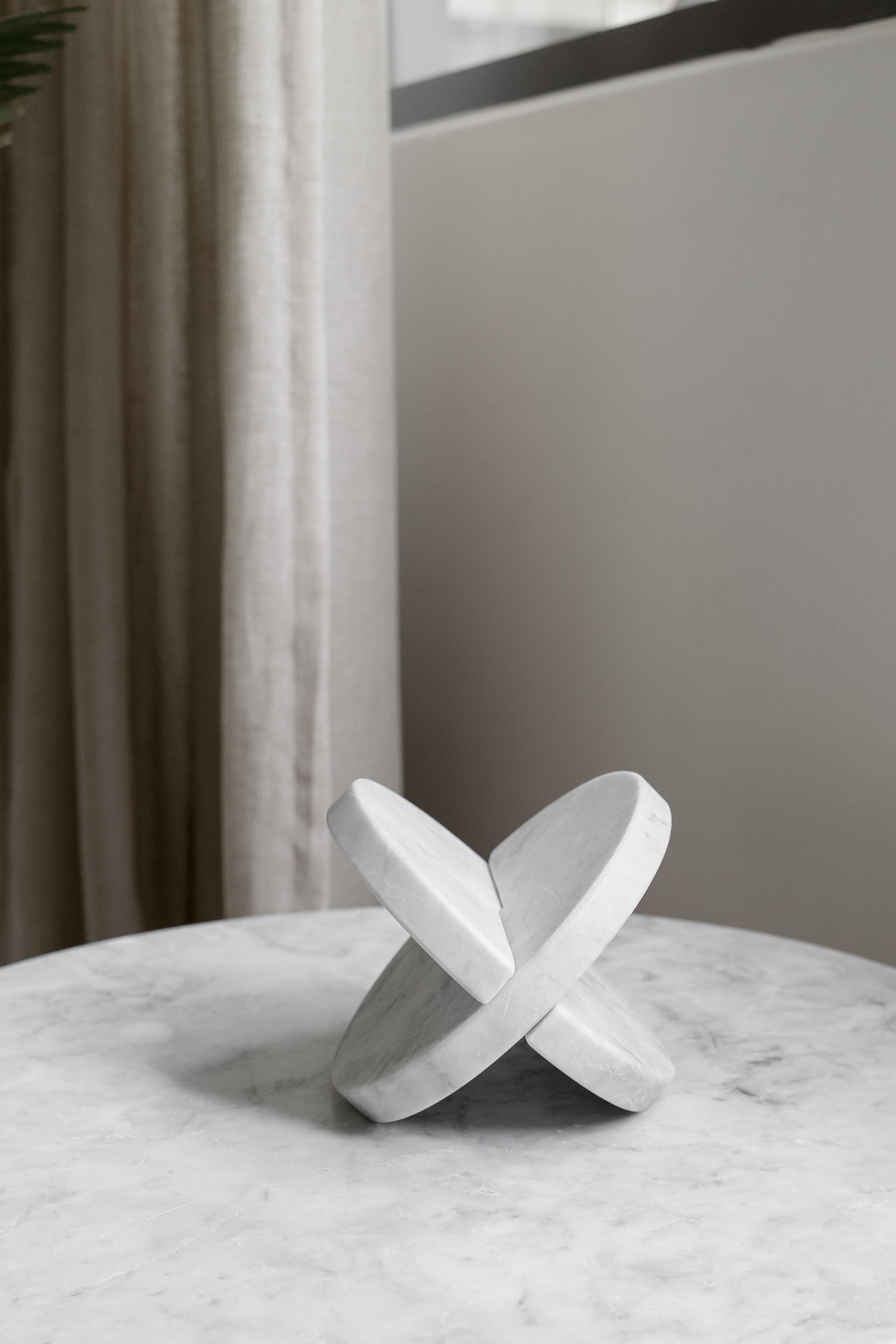 Bookend in Veneciano white marble. Handmade in Mexico with local craftsman.  Production time: 6-8 weeks for items without marble / 13-14 weeks for marble pieces. Shipping +10 additional business days. Casa Quieta uses natural materials such as