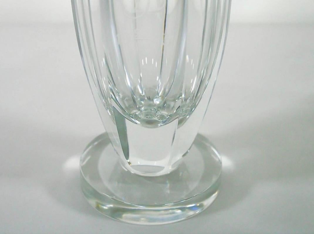 Elis Bergh for Kosta Sweden Engraved Crystal Table Lamp In Good Condition For Sale In Madrid, ES