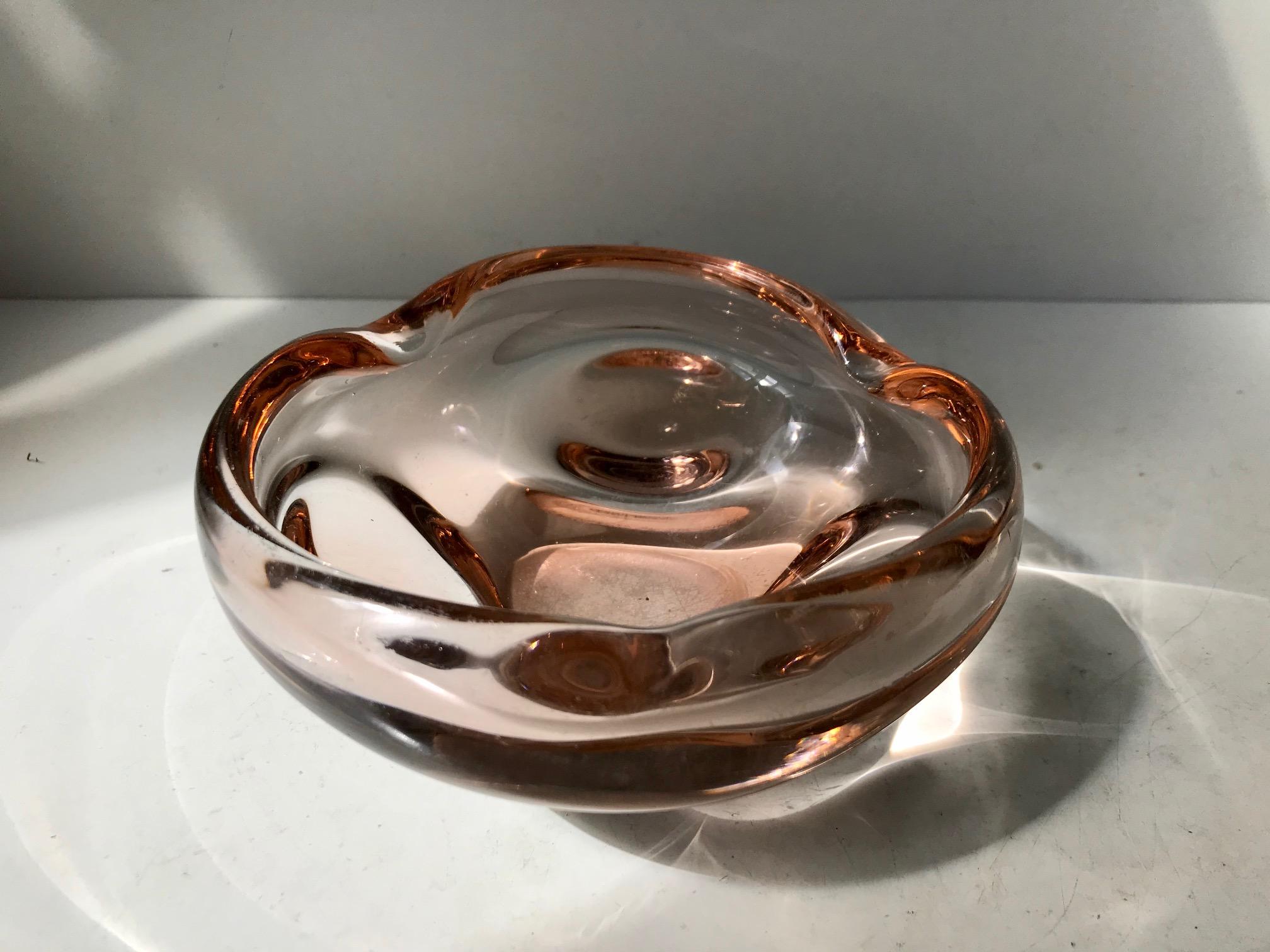 Art Deco Elis Bergh Submerged Dish in Salmon Glass for Kosta, 1930s For Sale