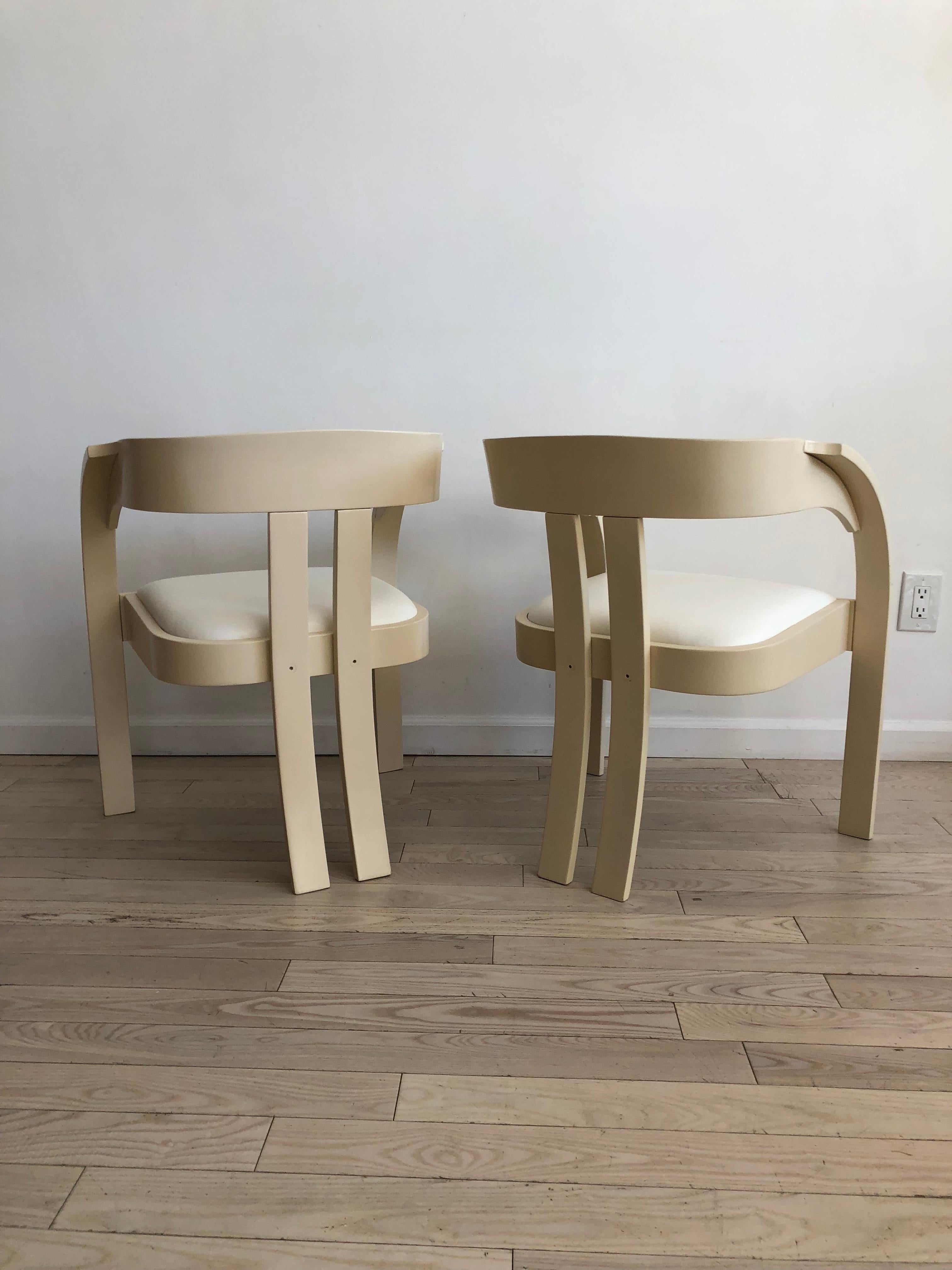 Mid-Century Modern Elisa Chairs by Giovanni Bassi for Poltronova, Pair of Cream and White Chairs