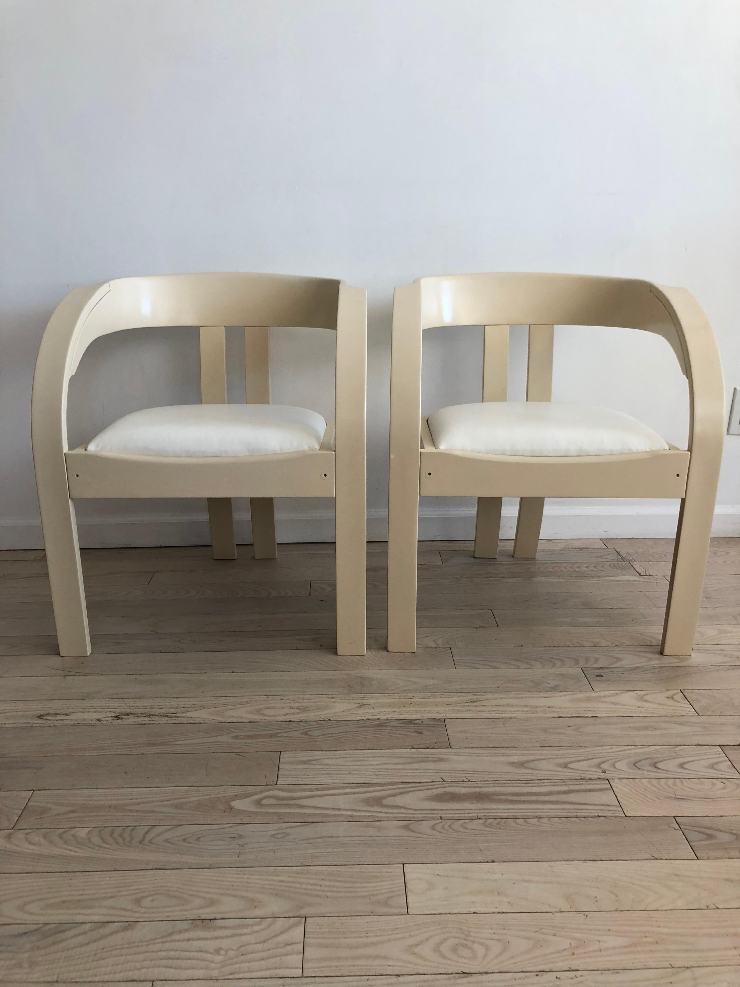 Italian Elisa Chairs by Giovanni Bassi for Poltronova, Pair of Cream and White Chairs