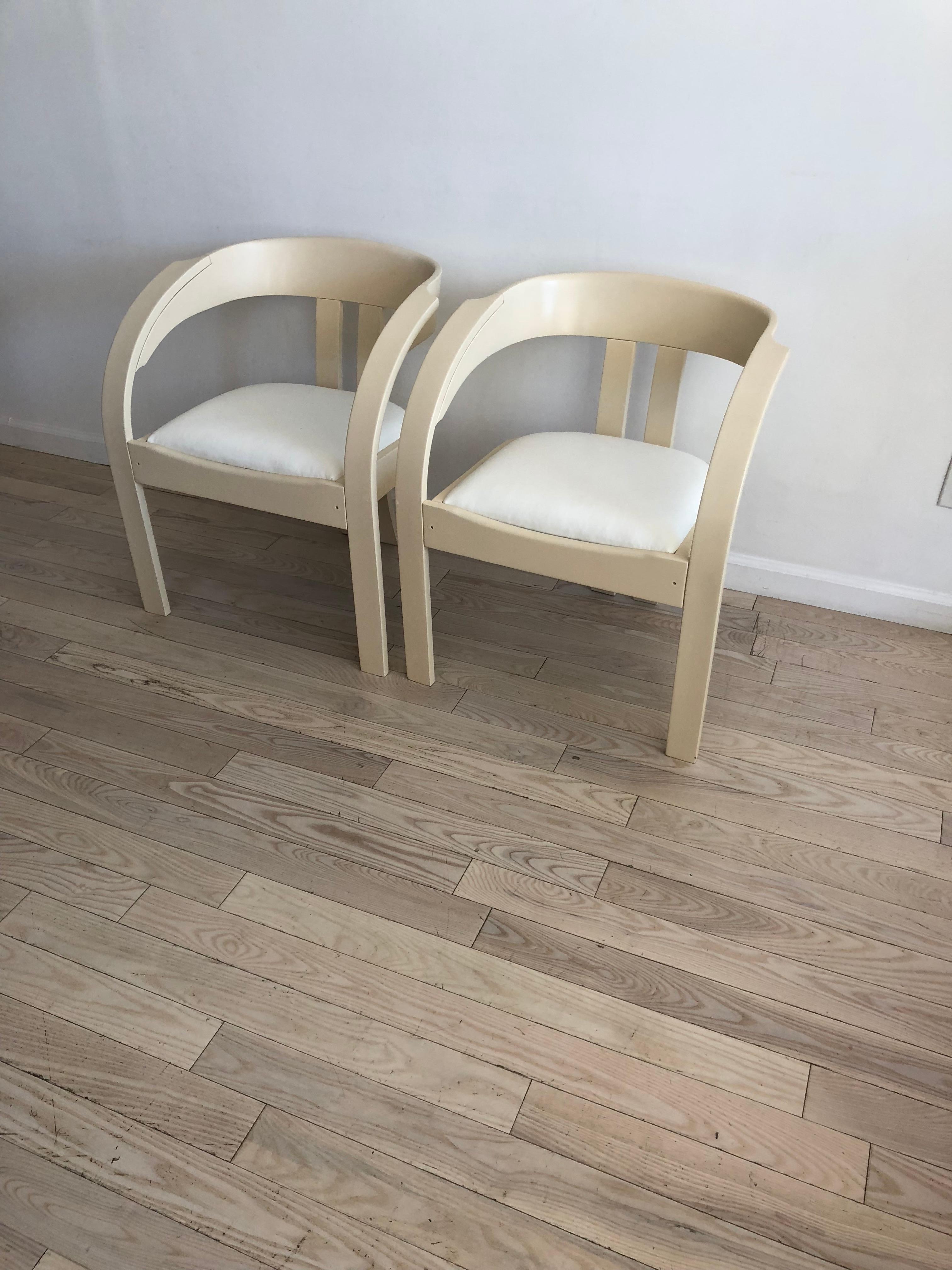 Elisa Chairs by Giovanni Bassi for Poltronova, Pair of Cream and White Chairs In Excellent Condition In Brooklyn, NY