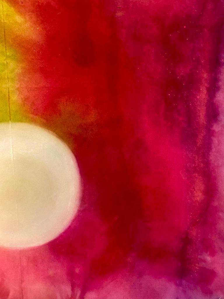 Moonscape #2- Peinture abstraite par trempage de l'artiste peintre contemporaine Elisa Niva.  

Cette peinture de couleur vive et joyeuse utilise la méthode de trempage créée par Helen Frankenthaler pour créer un paysage abstrait.
Les couleurs