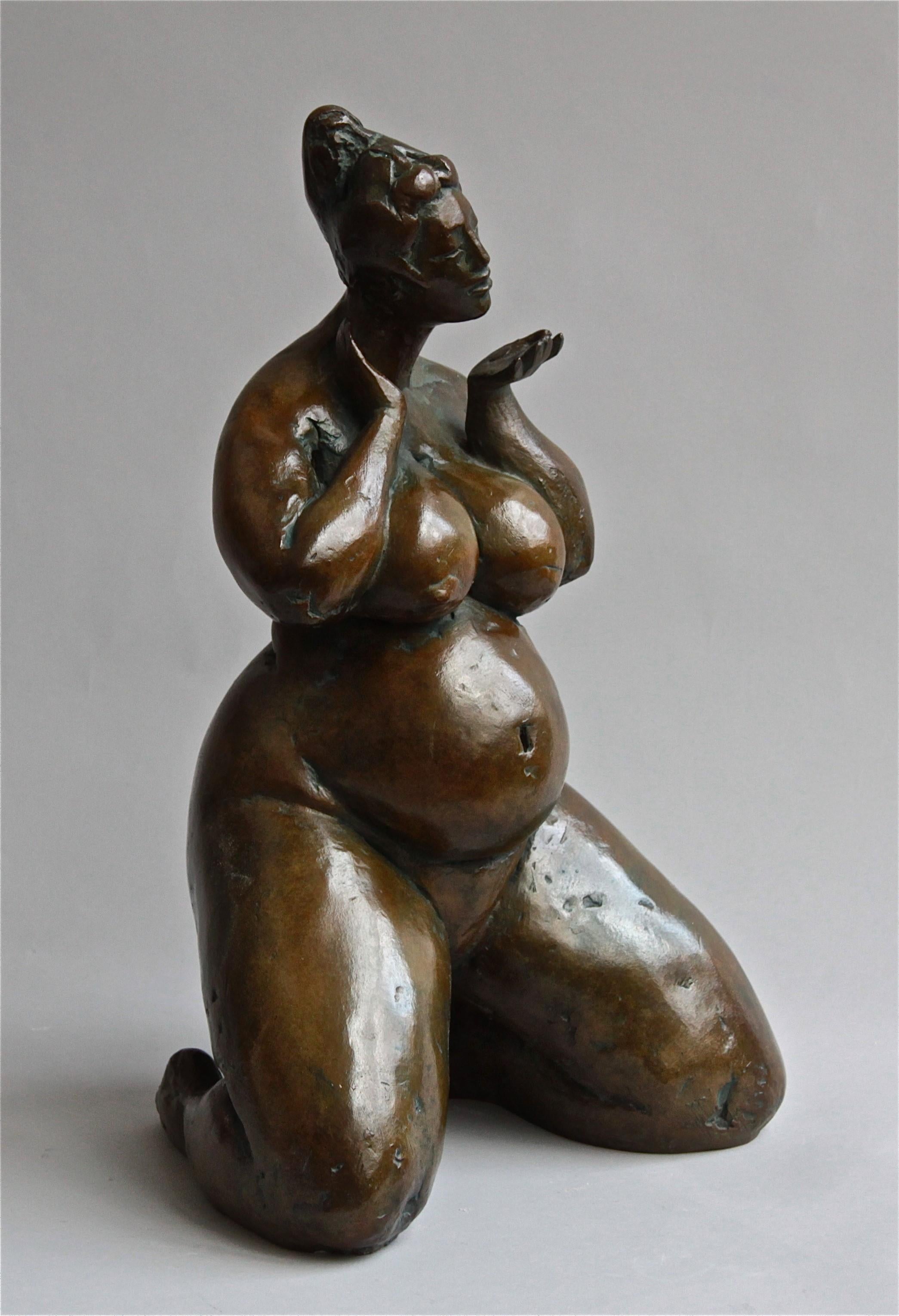 Belle Attente  - Sculpture by Elisabeth Cibot