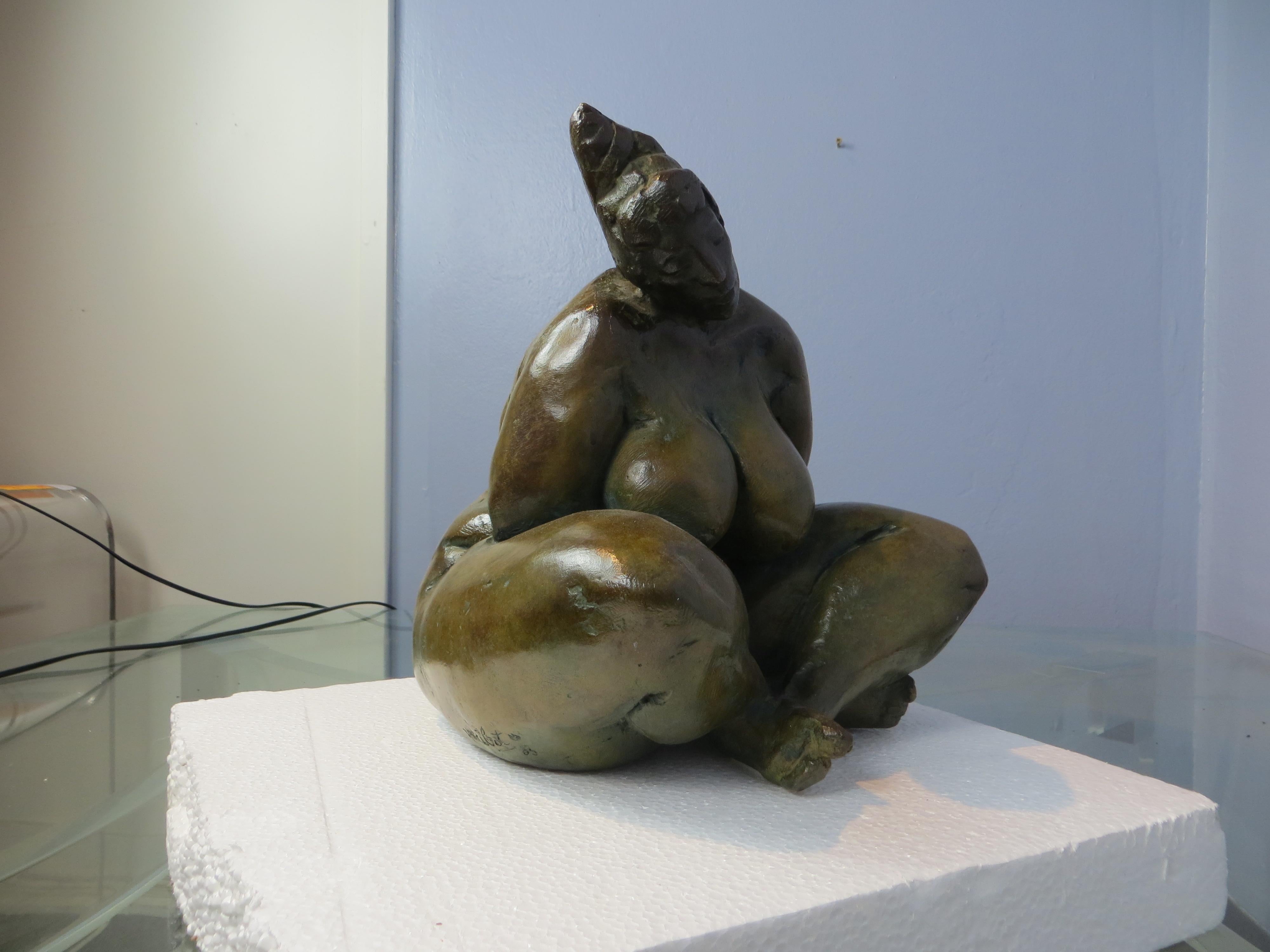 Belle en Songe  - Contemporary Sculpture by Elisabeth Cibot
