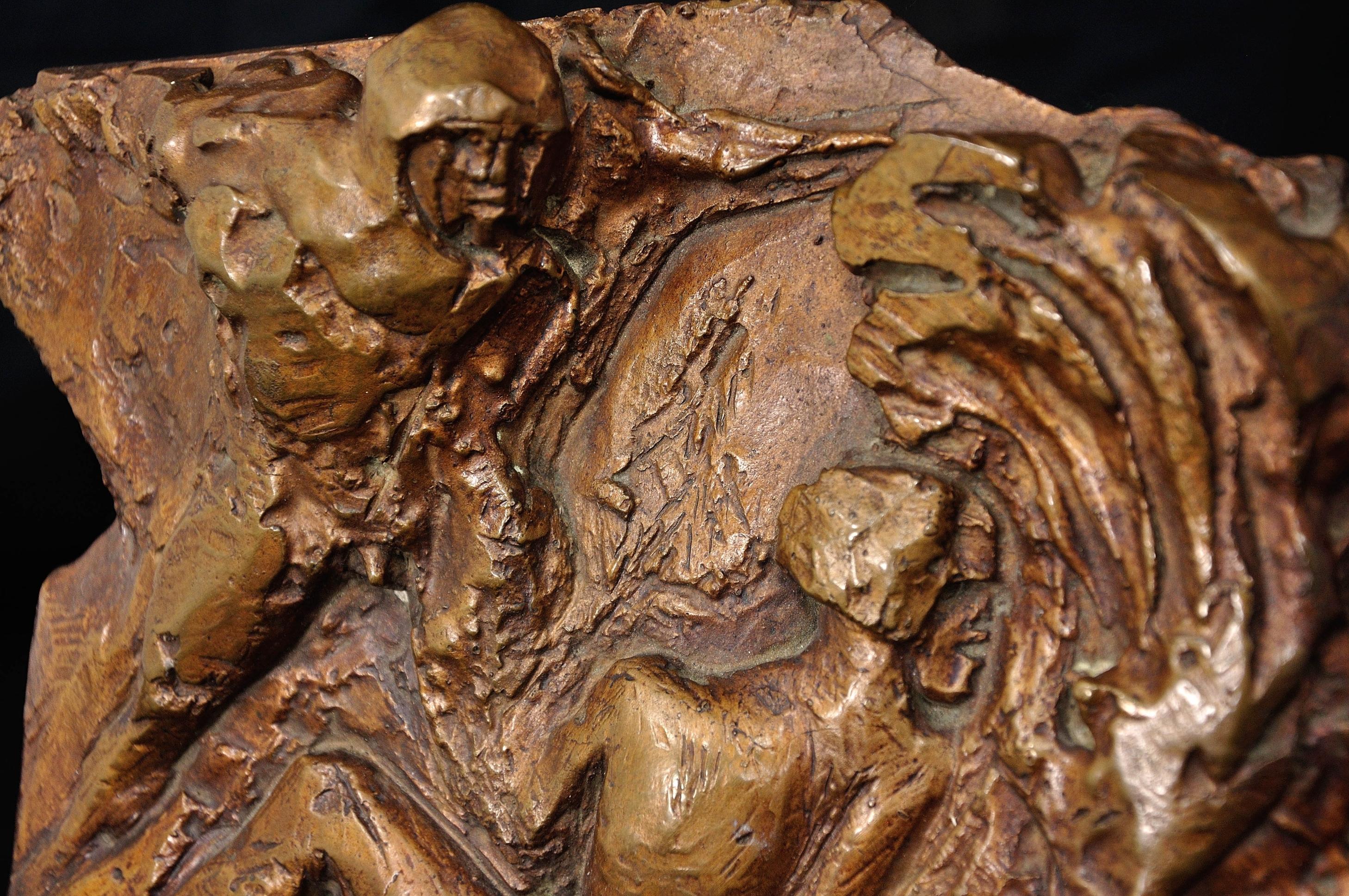 Dame Elisabeth Frink, statua in rilievo in bronzo di uomo e aquila, numerata 1/7 Maquette in vendita 2