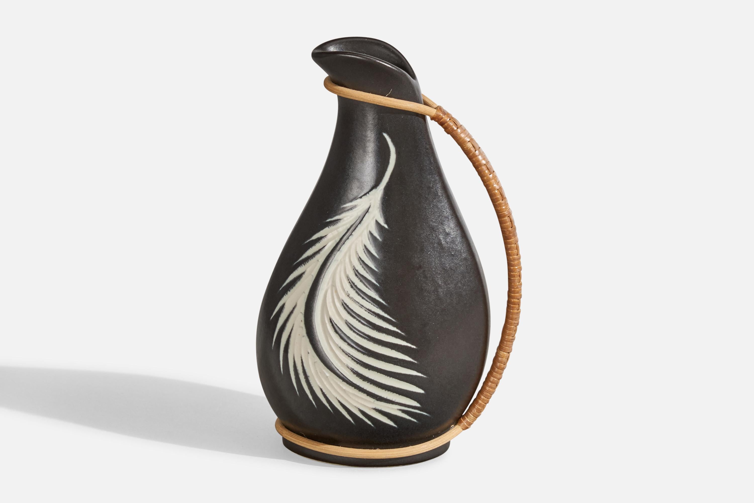 Pichet décoratif en grès émaillé noir et blanc et rotin, conçu et produit par Elisabeth Loholt, Danemark, C.C.
