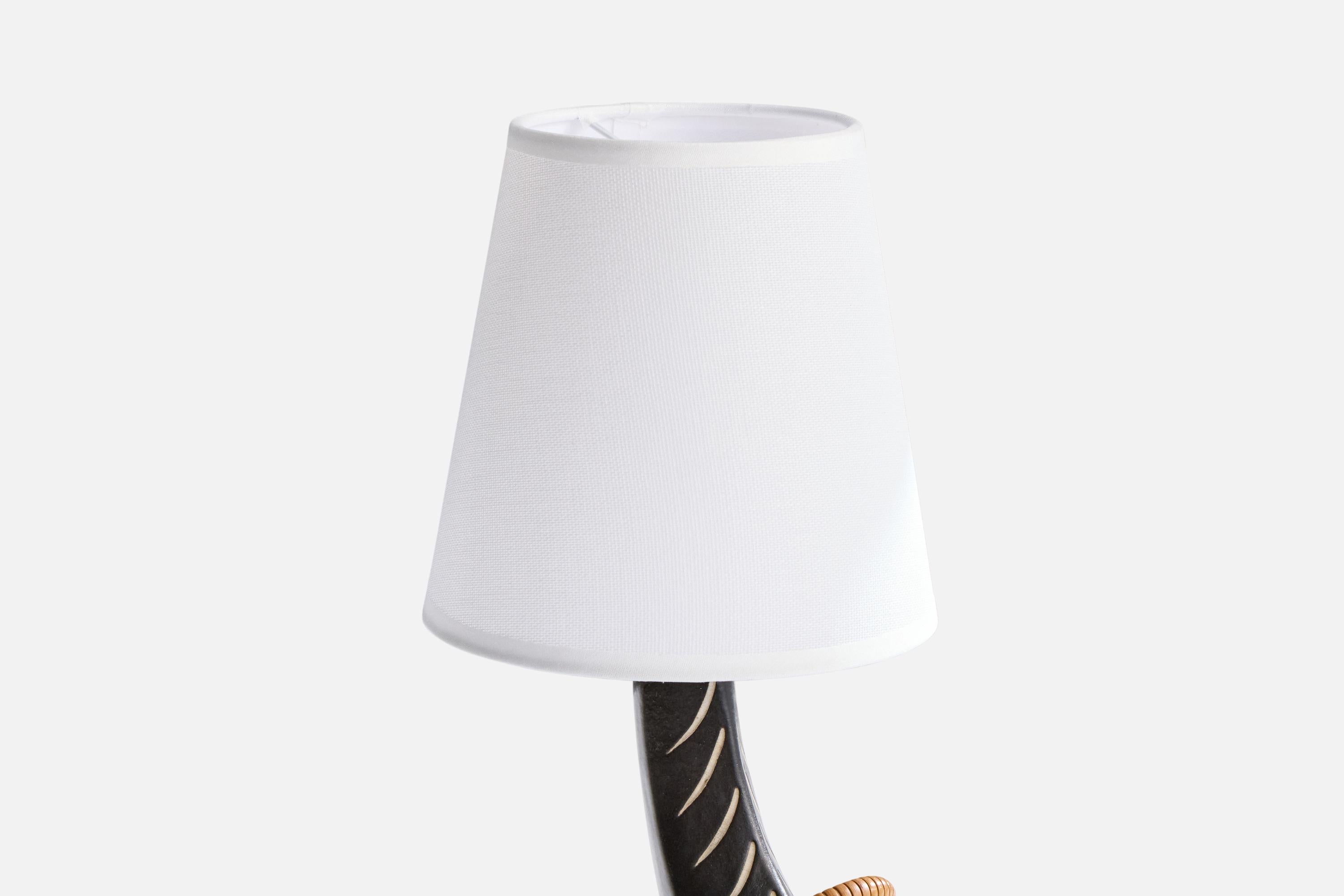Elisabeth Loholt, Tischlampe, Keramik, Rattan, Stoff, Dänemark, 1960er Jahre (Mitte des 20. Jahrhunderts) im Angebot