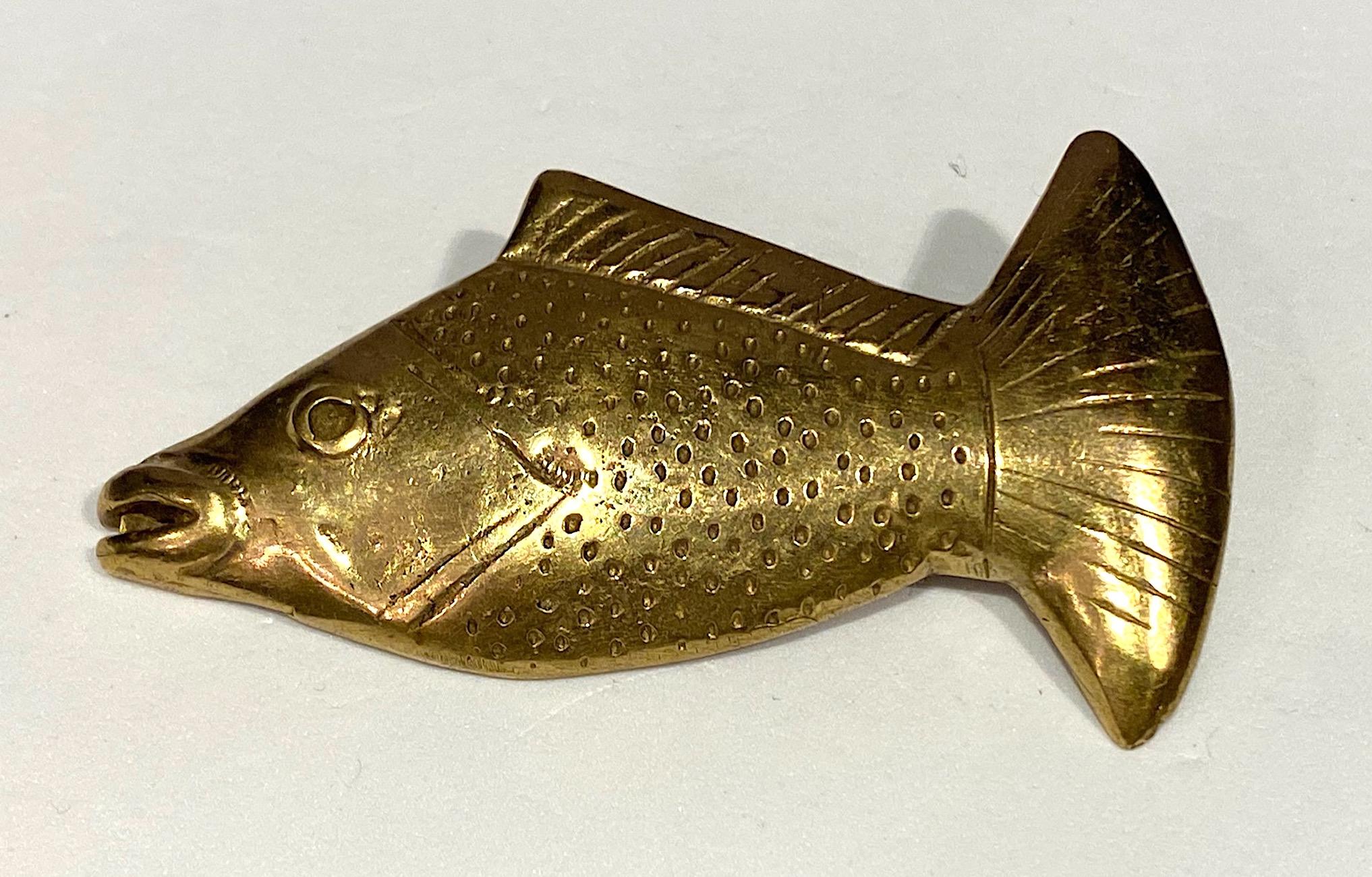 Elisabeth Riveiro, Paris Bronze Fish Brooch In Good Condition In New York, NY