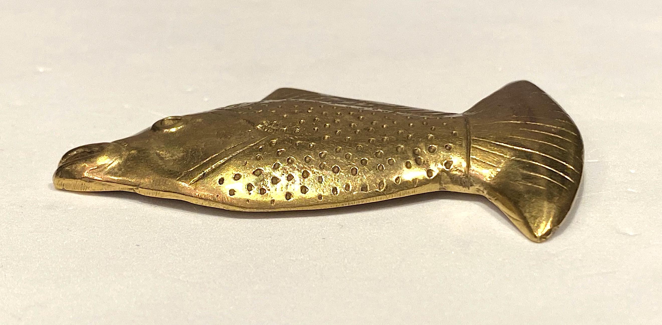 Elisabeth Riveiro, Paris Bronze Fish Brooch 4