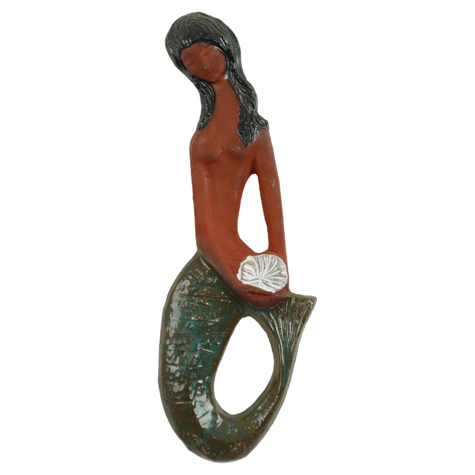 Scultura di sirena Elisabeth Vandeweghe in ceramica a bassorilievo per Perignem