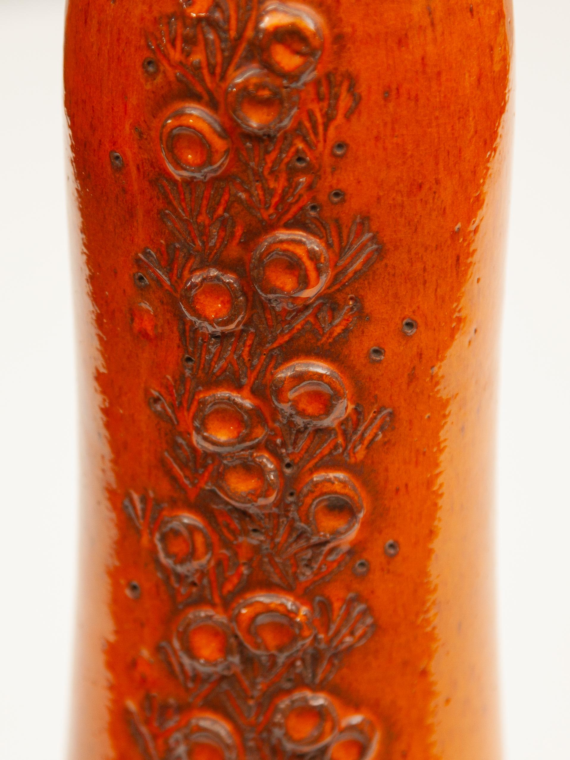 Elisabeth Vandeweghe für Perignem, Belgien, „Selenium Orange Vase“ (Keramik) im Angebot