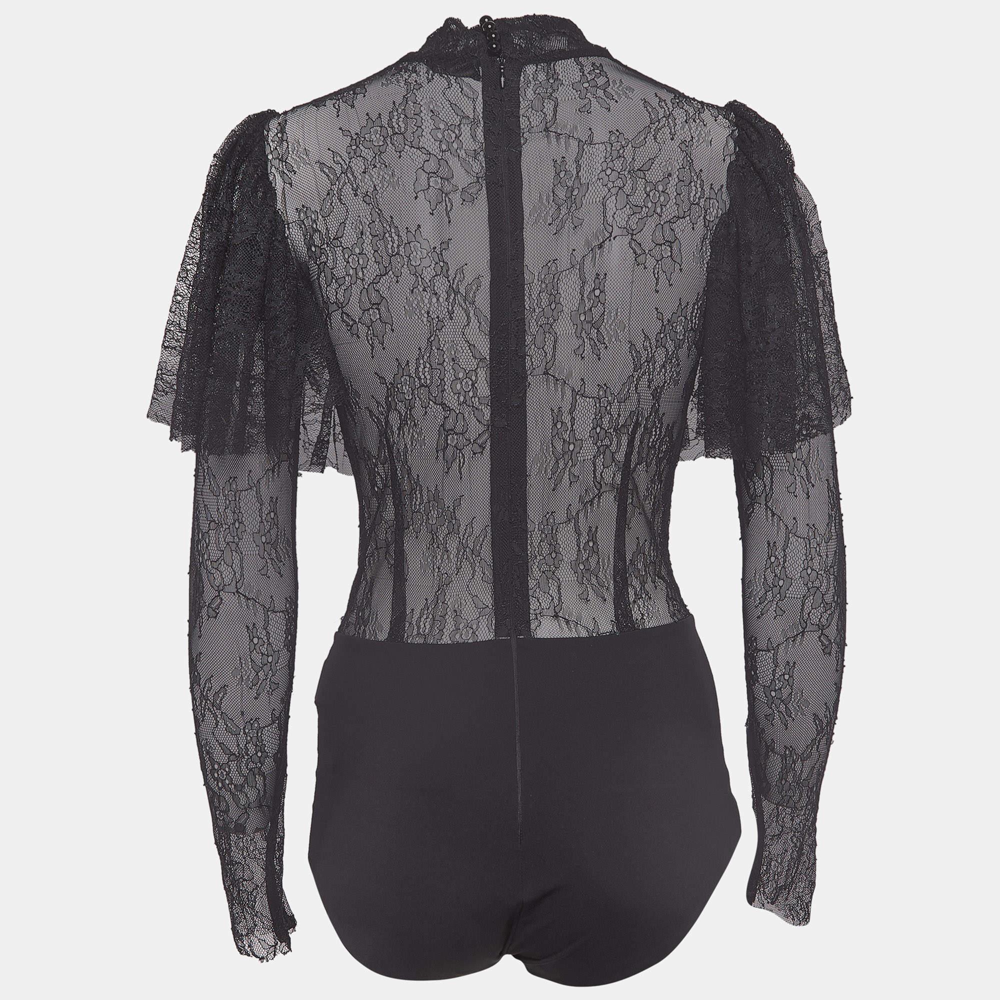 The Elisabetta Franchi bodysuit in a classic black shade has a great fit and a luxe look. It has the striking embellishments for a statement finish.