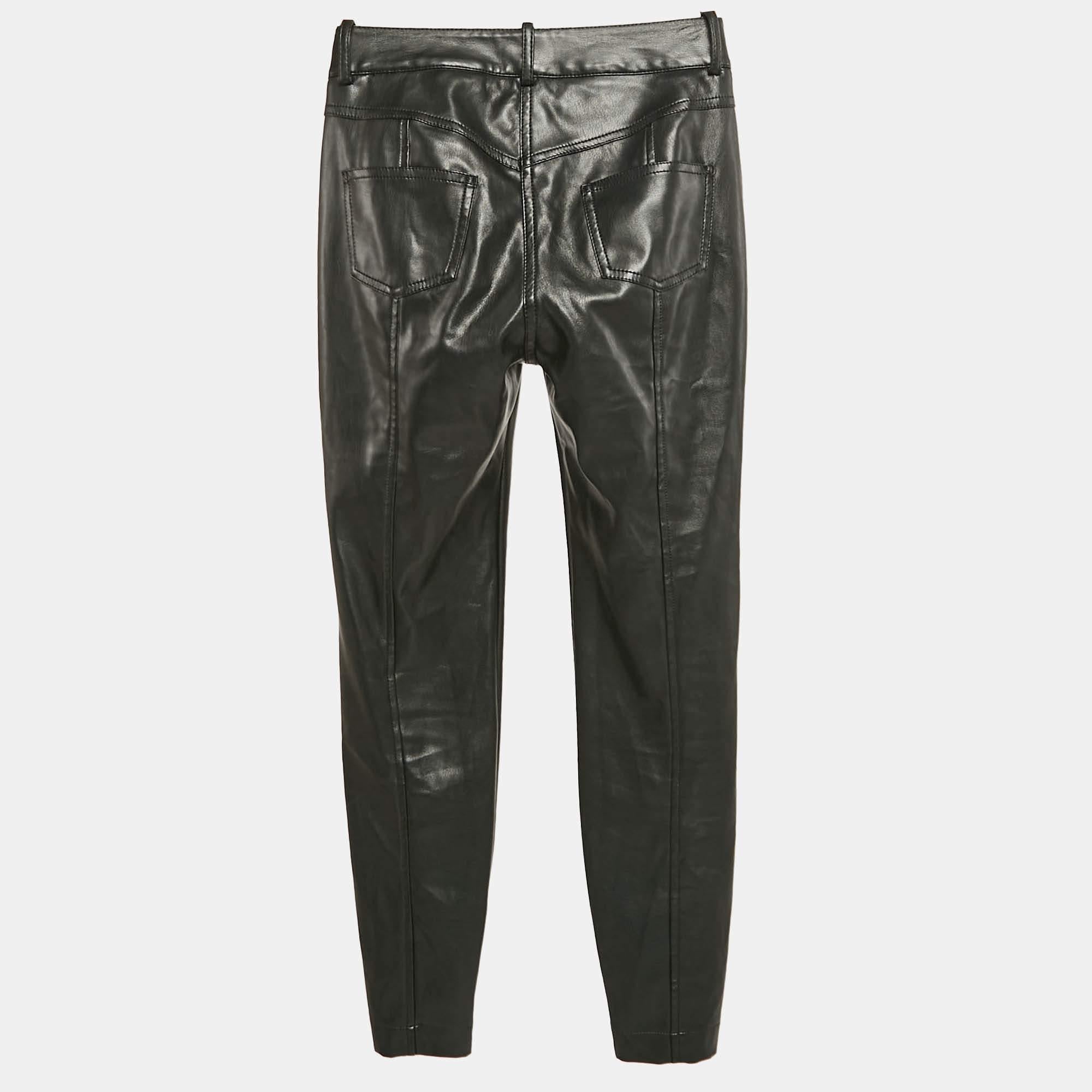 Cette paire de pantalons rehausse votre tenue vestimentaire. Conçue dans une silhouette et une coupe superbes  ce pantalon vous rendra certainement élégante.