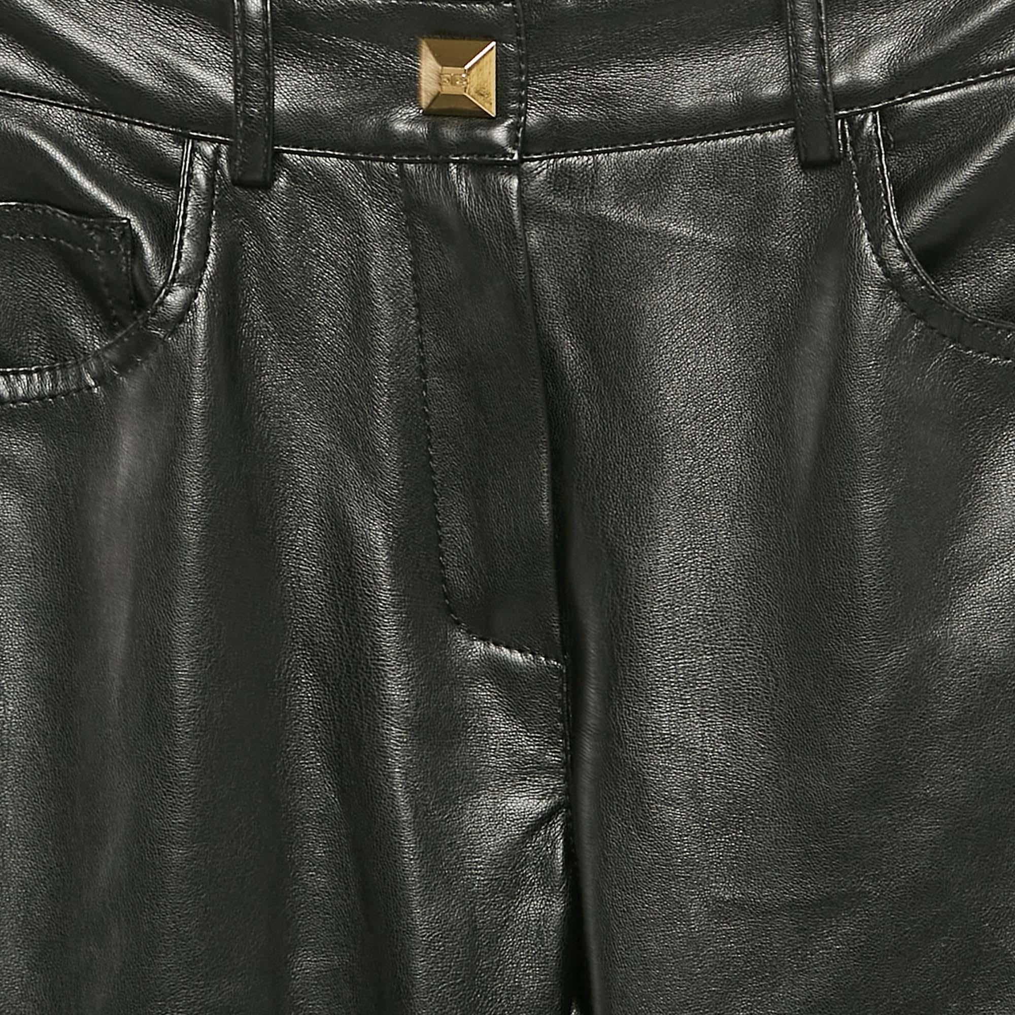 Noir Elisabetta Franchi - Pantalon en cuir noir à clous S en vente