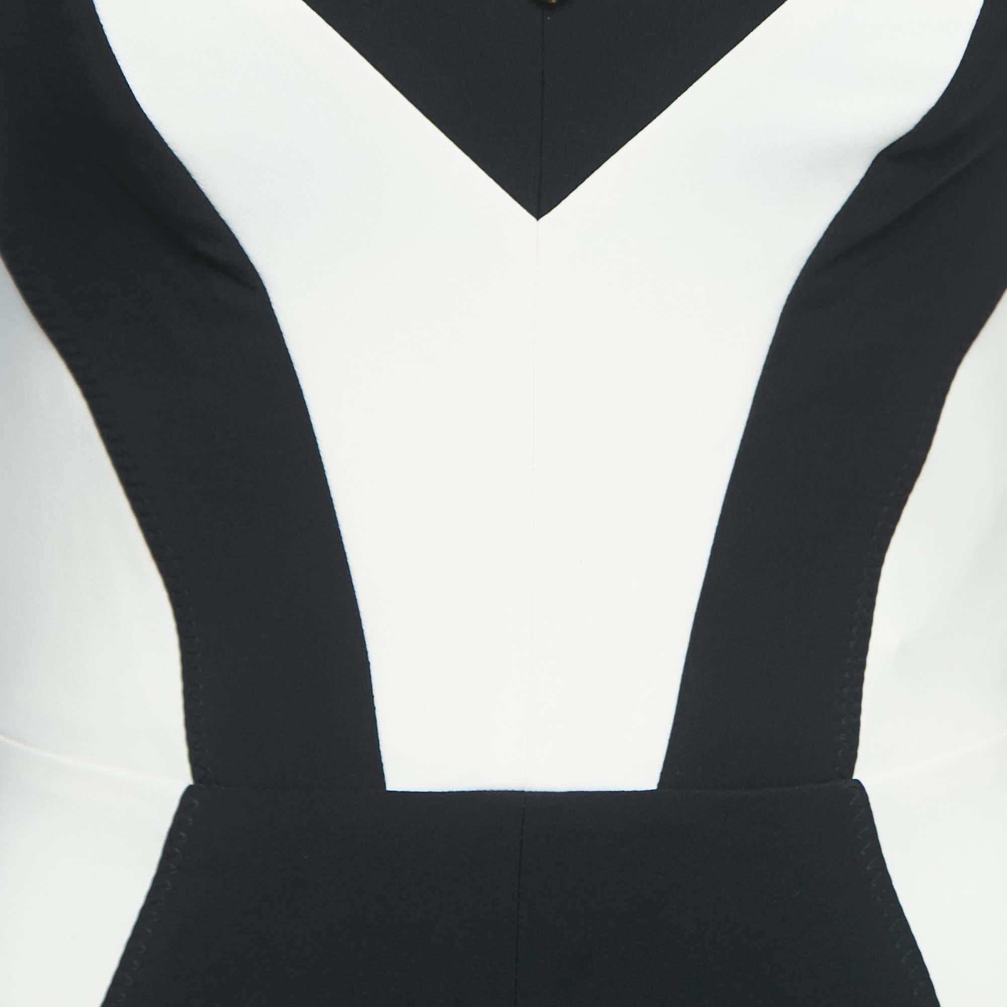 Elisabetta Franchi Black/White Knit Mini Dress S In Excellent Condition For Sale In Dubai, Al Qouz 2