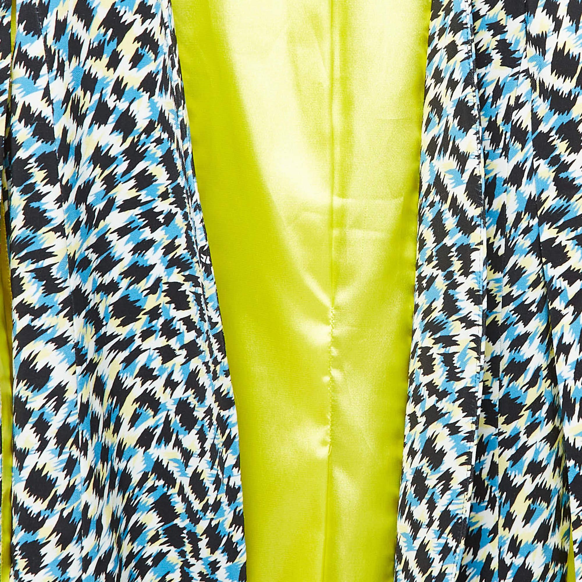 Elisabetta Franchi Blau bedruckte Jersey-Jacke mit Kapuzenärmeln und offener Vorderseite S im Zustand „Gut“ im Angebot in Dubai, Al Qouz 2