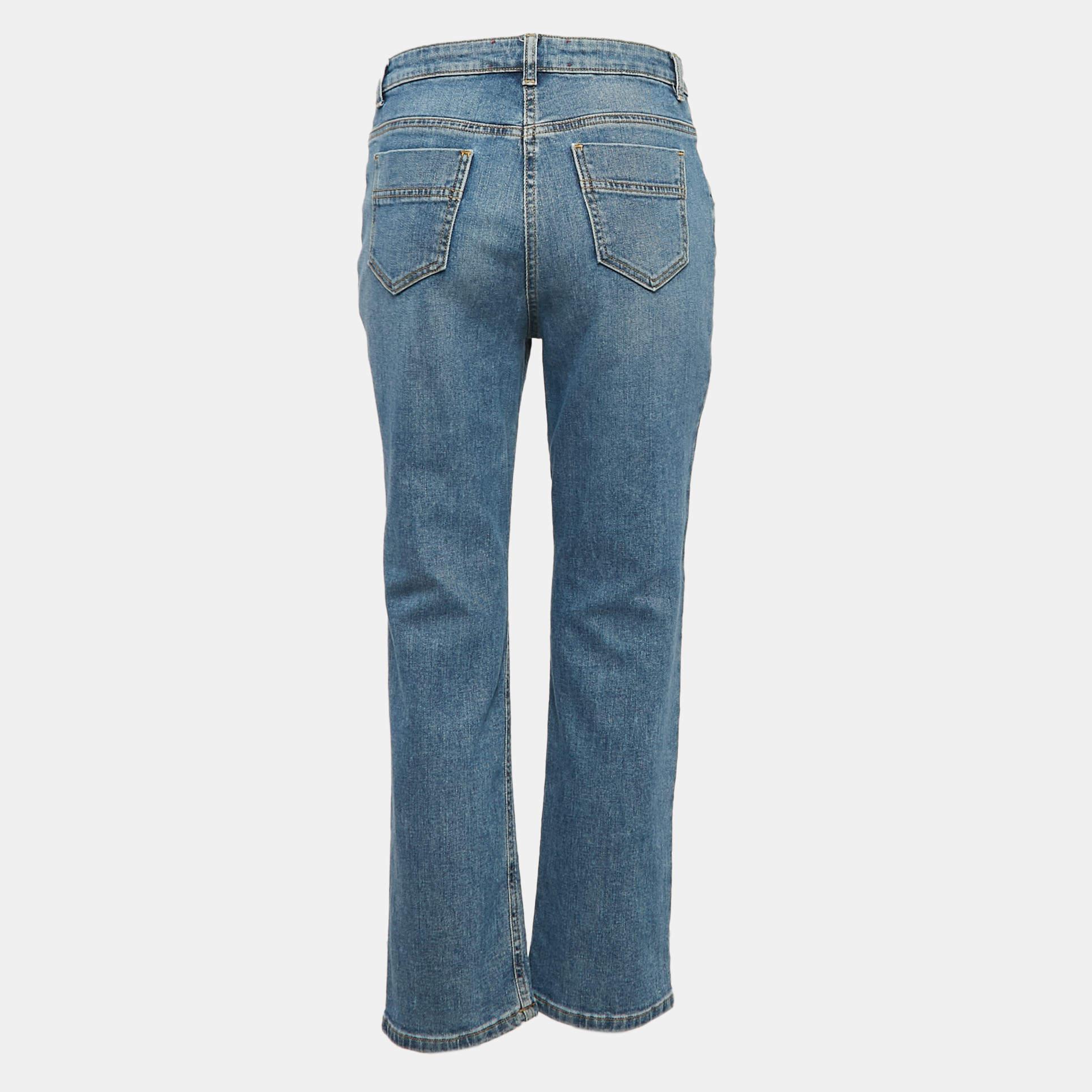 A good pair of jeans always makes the closet complete. This pair of jeans is tailored with such skill and style that it will be your favorite in no time. It will give you a comfortable stylish fit.