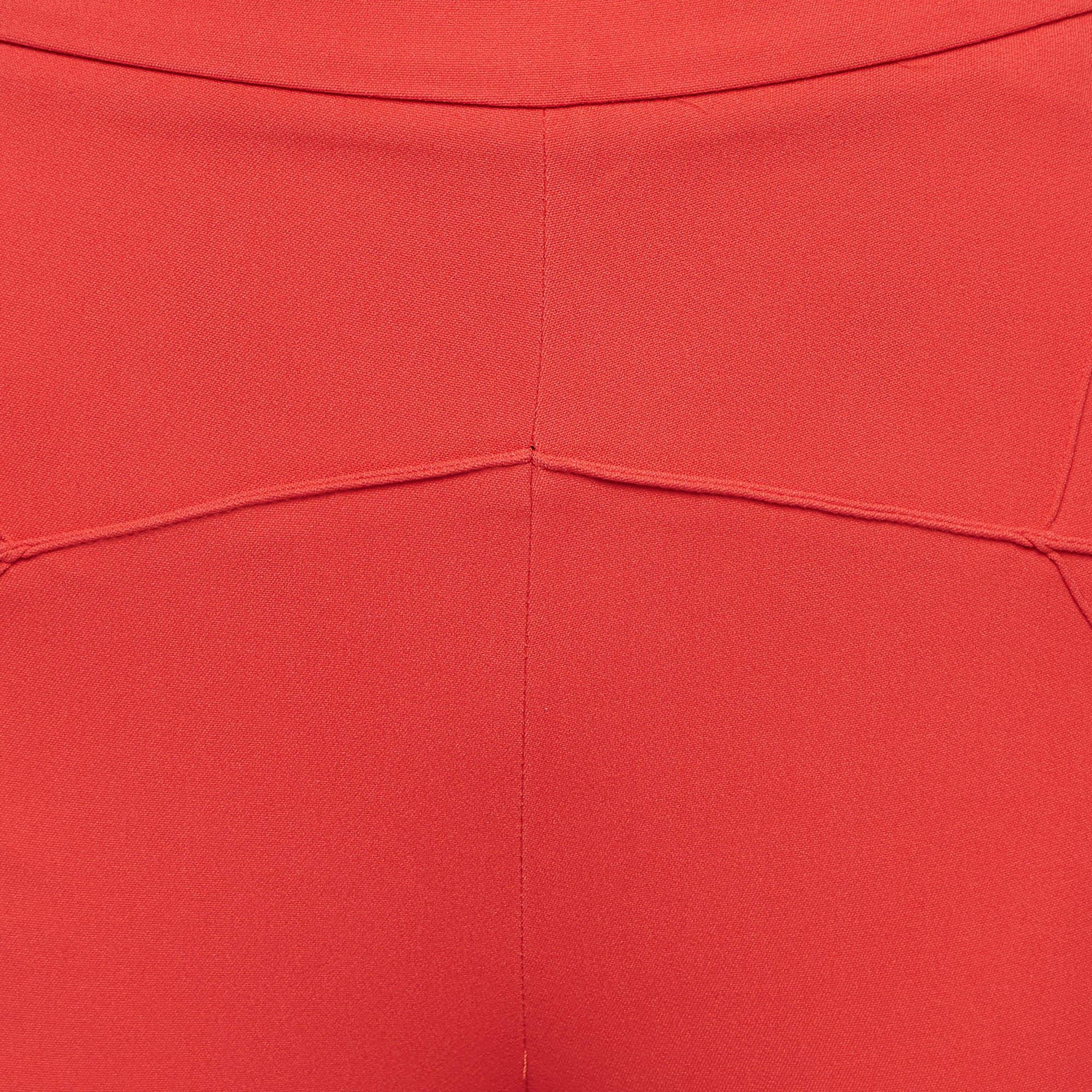 Elisabetta Franchi Coral Pink Crepe Slim Fit Pants S In Good Condition For Sale In Dubai, Al Qouz 2