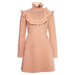 Elisabetta Franchi, vestido con cuentas y perlas