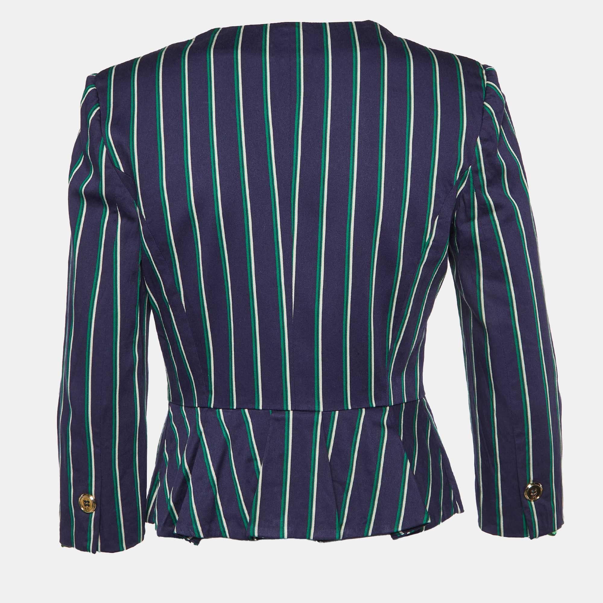 This blazer brings you both class and luxury as you wear it. It is highlighted with long sleeves  thus granting a polished finish.