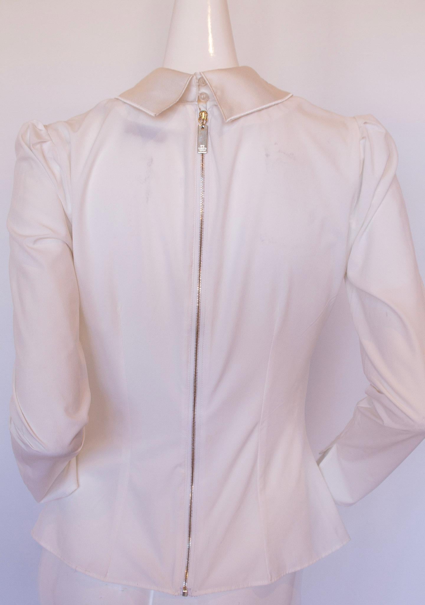 Elisabetta Franchi white silk blouse  In Excellent Condition For Sale In Kingston, NY