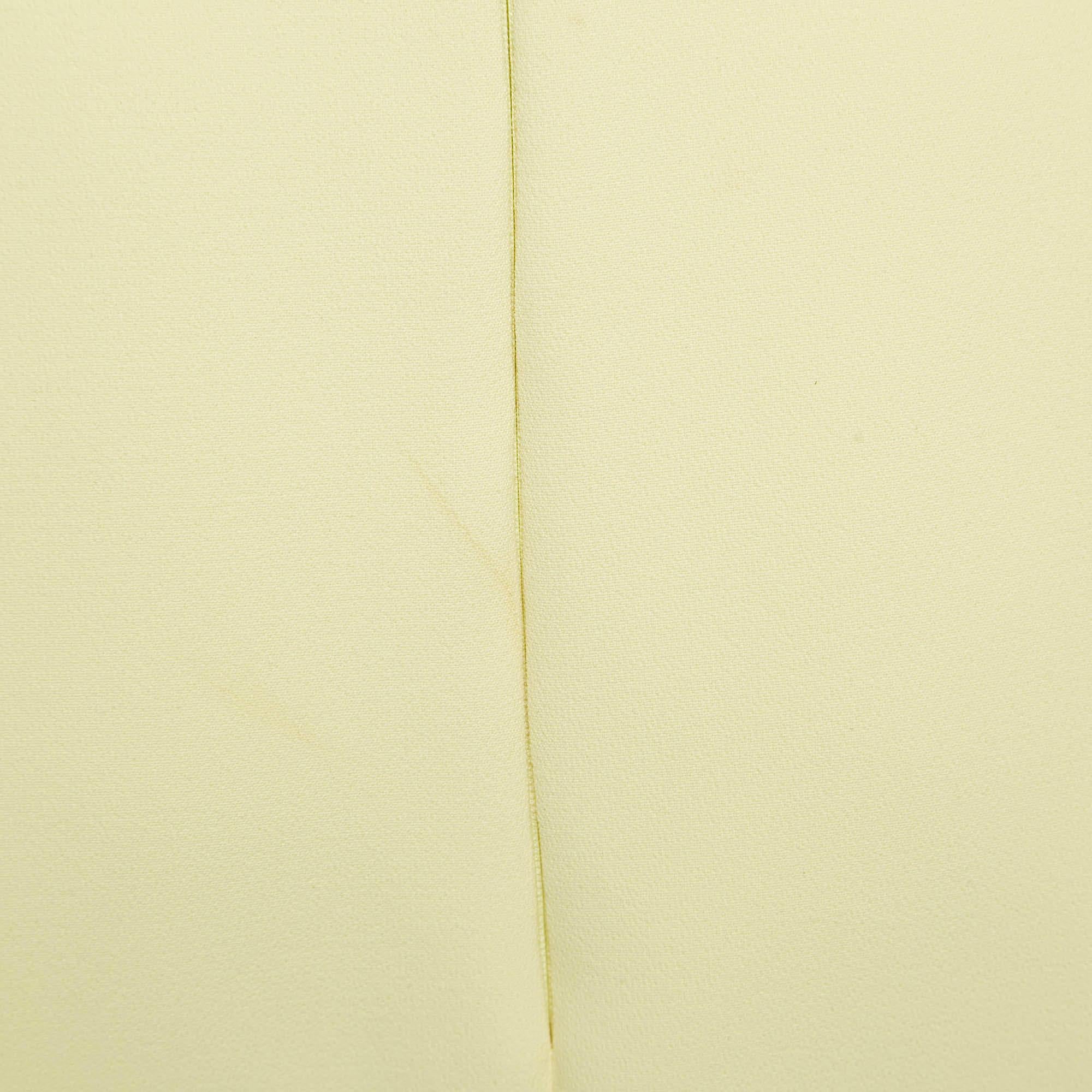 Elisabetta Franchi Yellow Crepe Scallop Detail Mini Skirt M In Good Condition For Sale In Dubai, Al Qouz 2