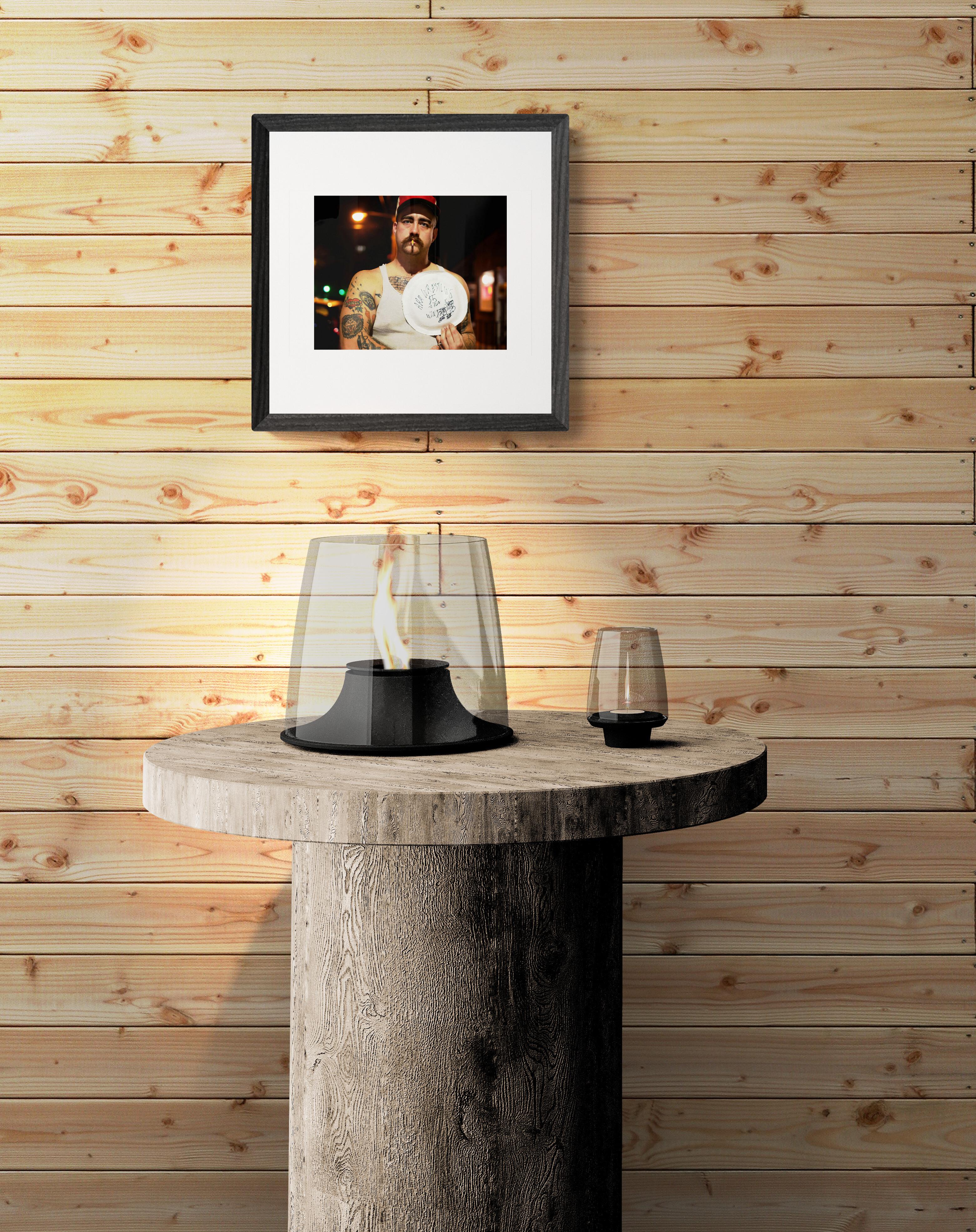 Easy Inn (40% di sconto sul prezzo di listino) - Photograph Contemporaneo di Elise Gagliardi