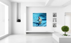 Riflessi blu - Grande bagnante blu dipinto originale figurativo fotorealista