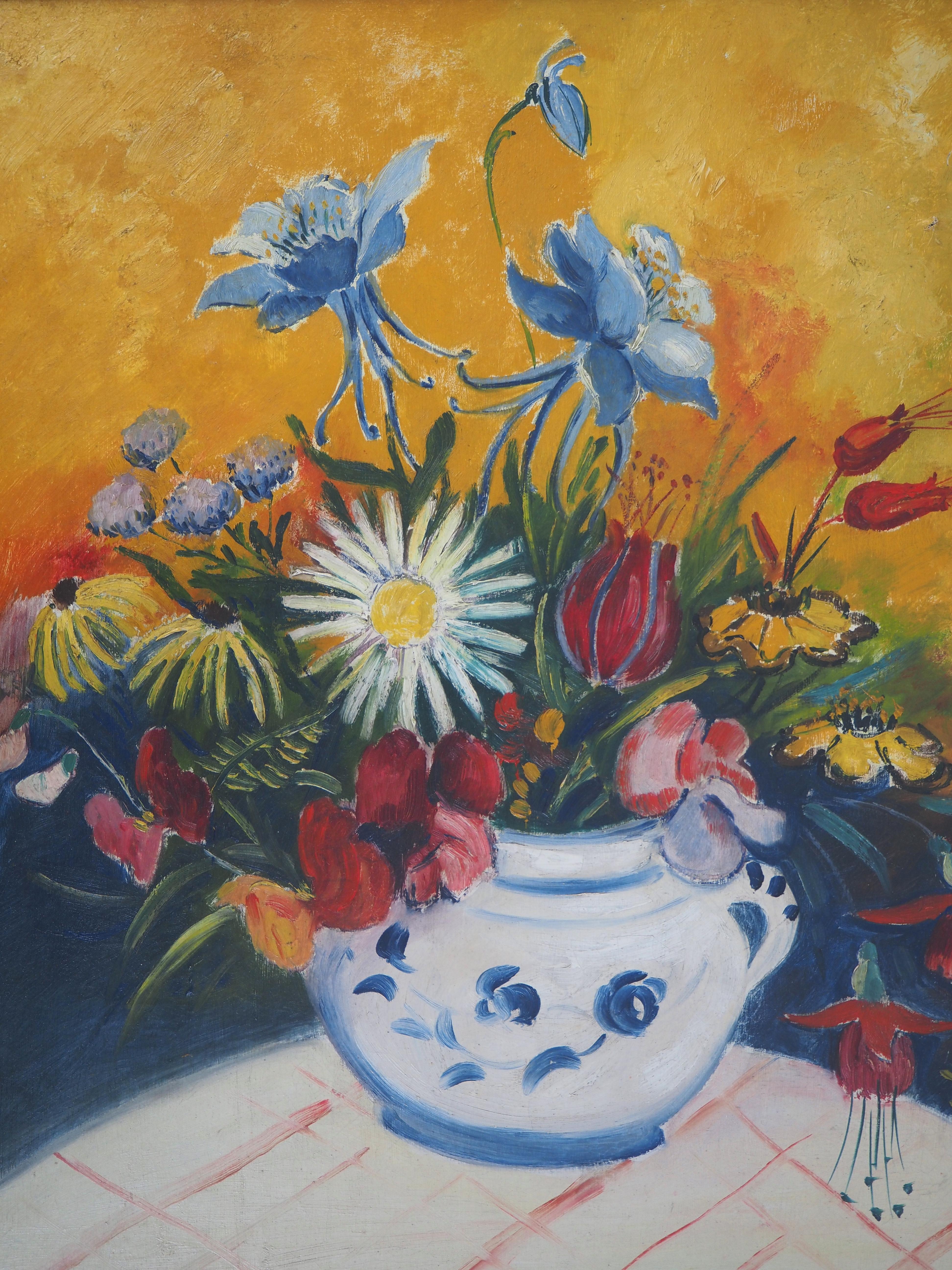 Hommage à Van Gogh : Fleurs sur fond jaune - Huile sur toile - Signé - Jaune Still-Life Painting par Elisée Maclet