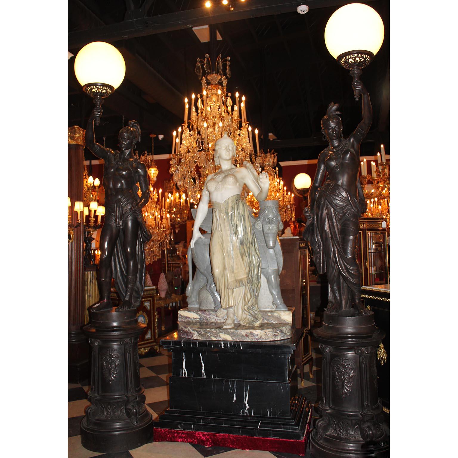Eliseo Fattorini Sculpture en marbre italien du 19ème A.I.C. d'une Princesse Assyrienne en vente 3