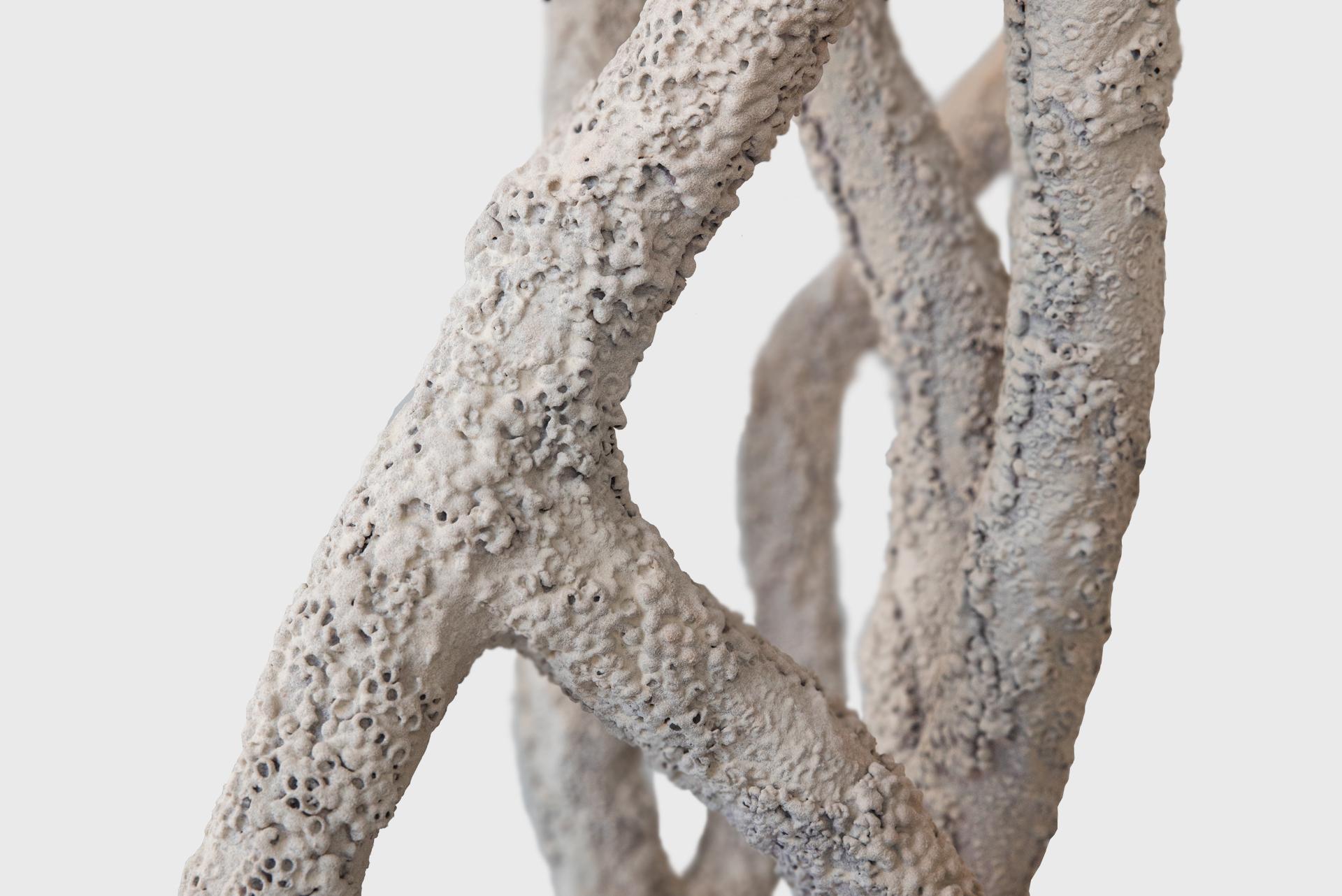 Porte-manteaux contemporain Elissa Lacoste, aluminium, résine, marbre et poudre de quartz Neuf - En vente à Barcelona, ES