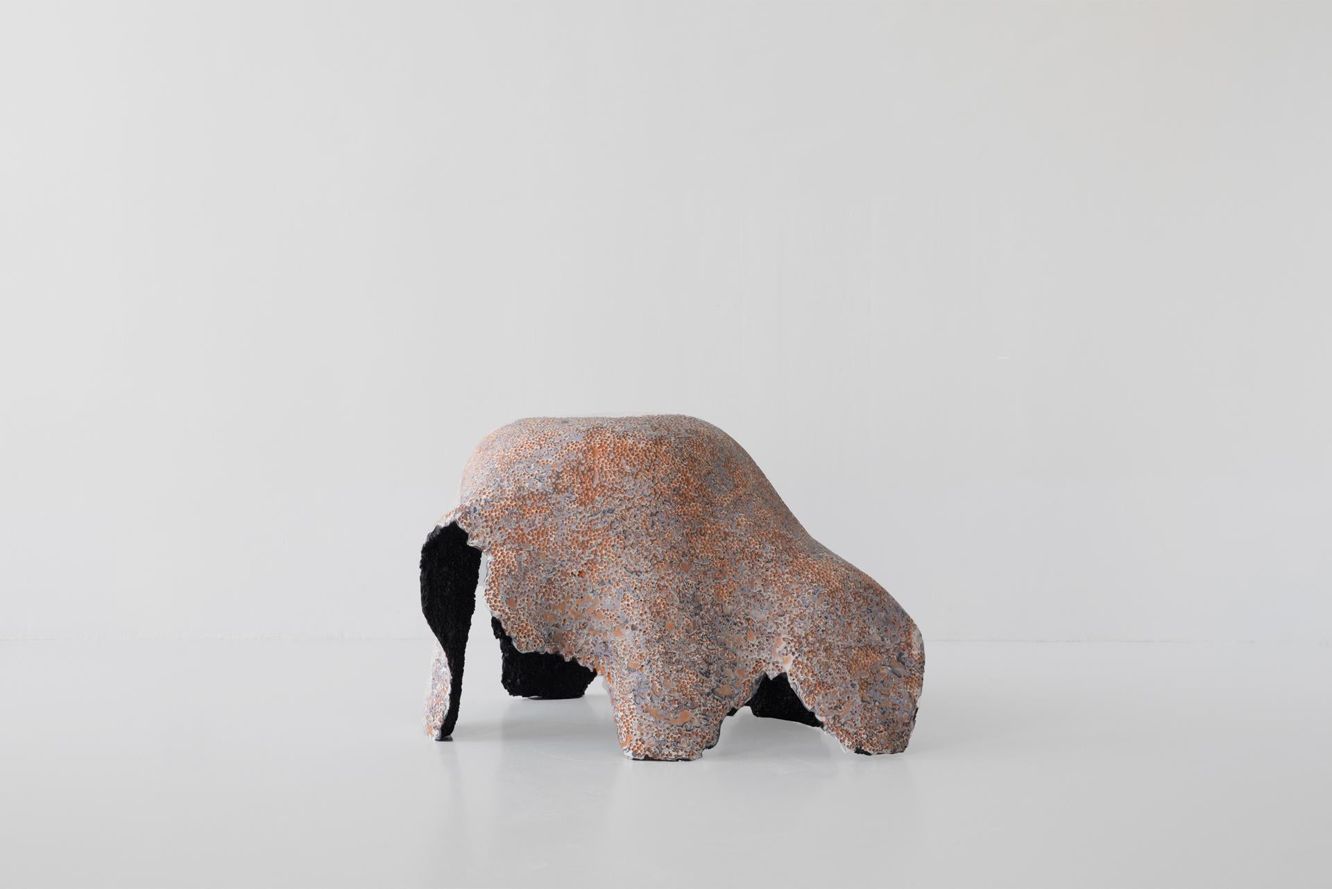 Tabouret contemporain Elissa Lacoste en galuchat, acier, résine et fibre de verre Neuf - En vente à Barcelona, ES