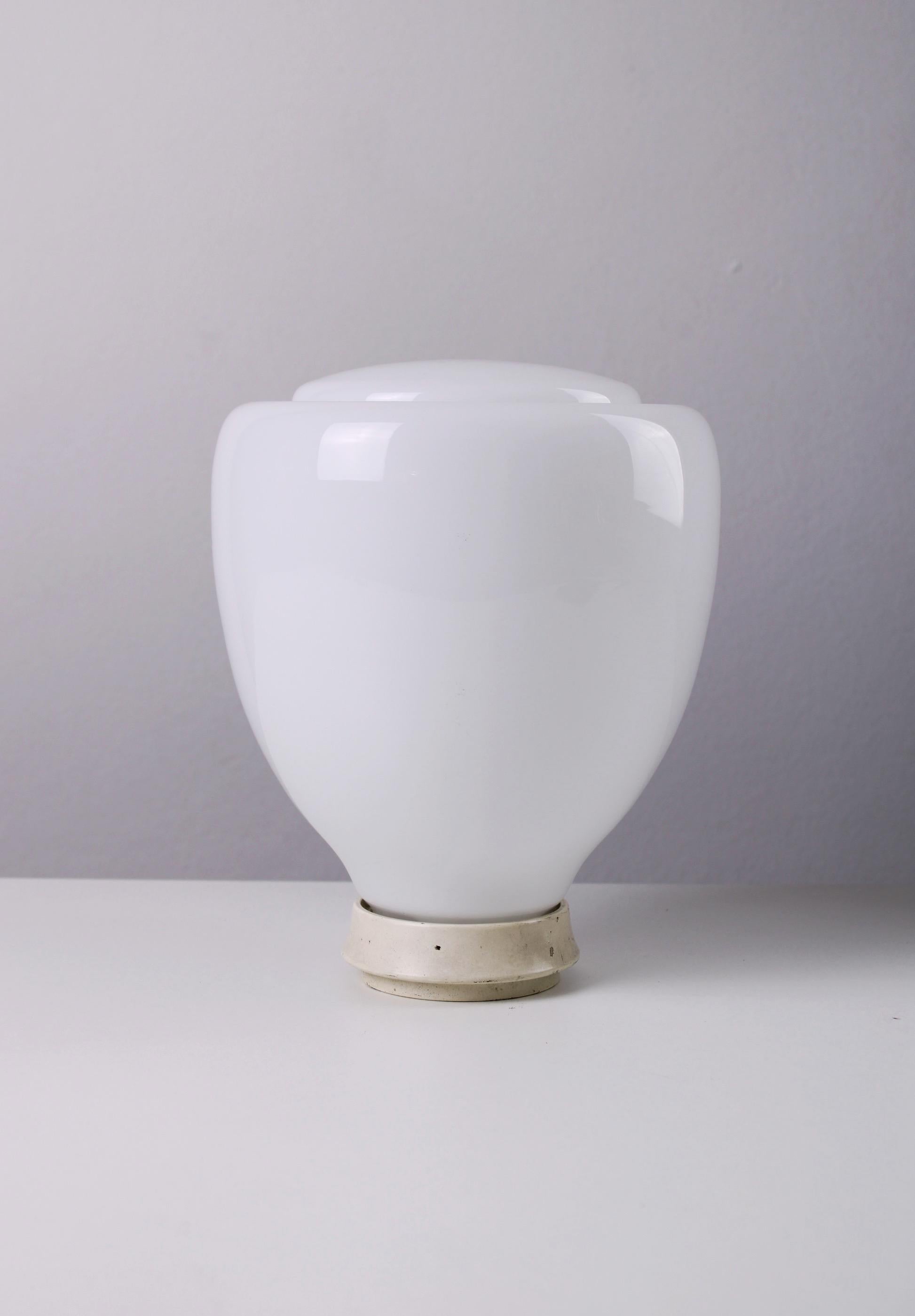 Italian Elisse table lamp by Claudio Salocchi for Lumenform, 1968 For Sale