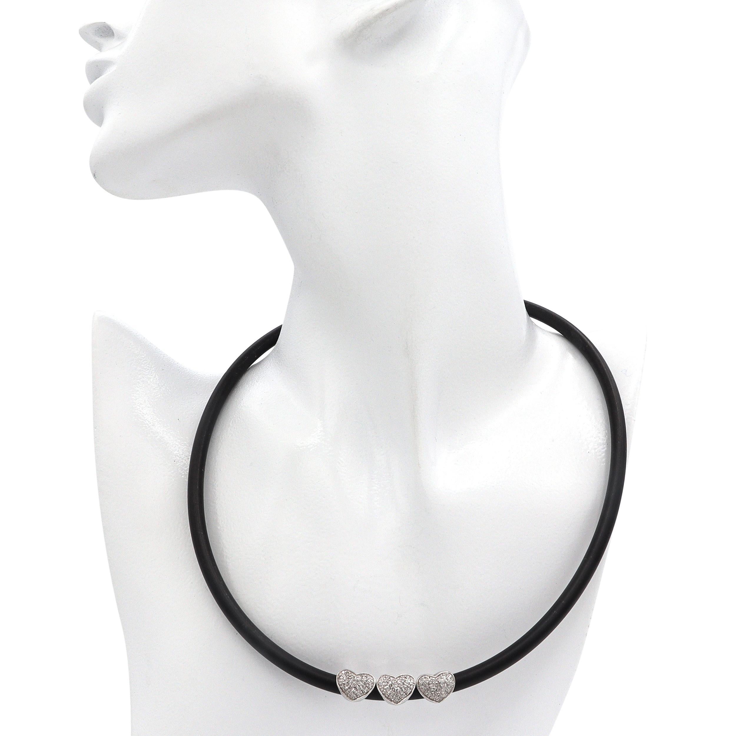Moderno Elite To Be, collana in oro bianco con diamante e cuore in caucciù in vendita