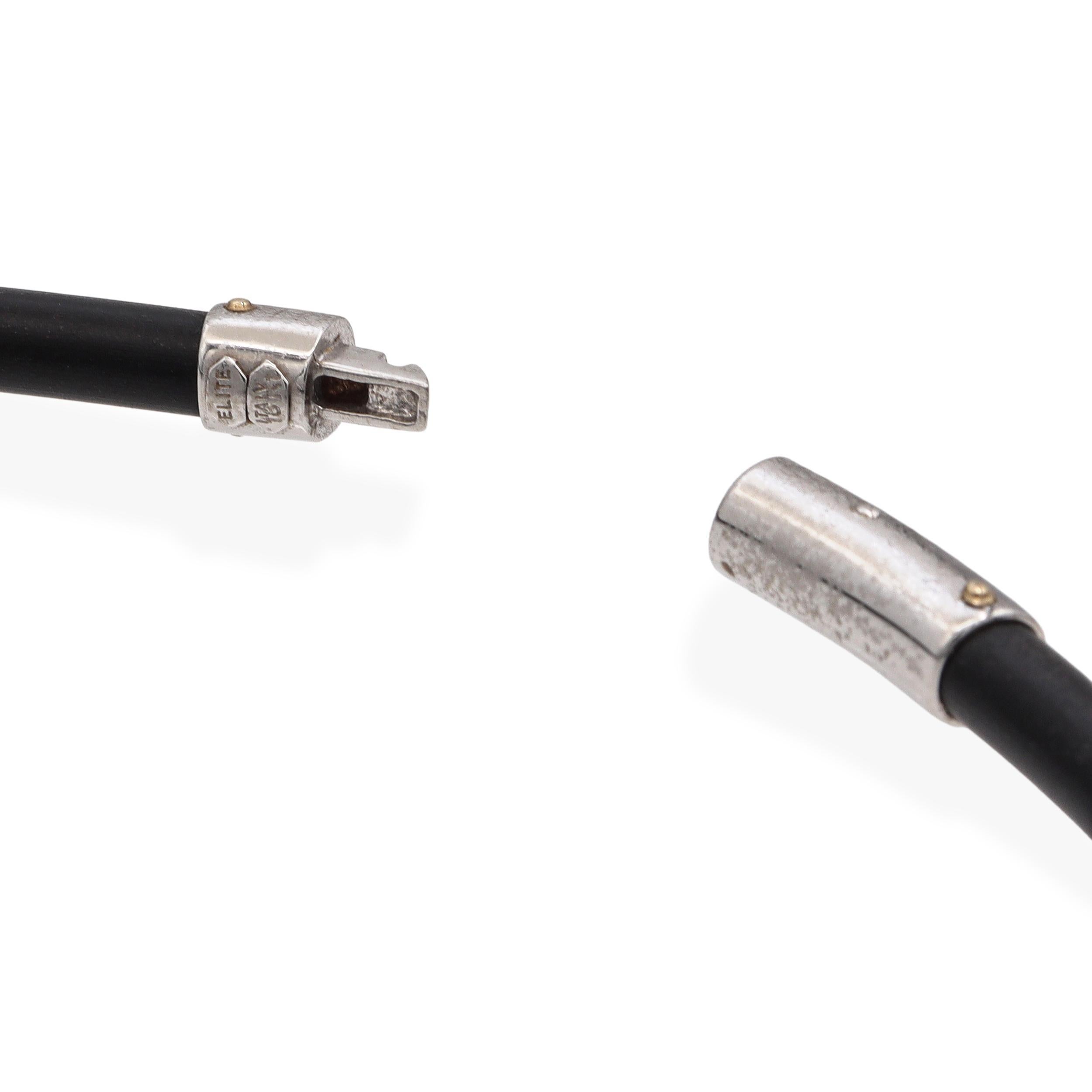 Taglio rotondo Elite To Be, collana in oro bianco con diamante e cuore in caucciù in vendita