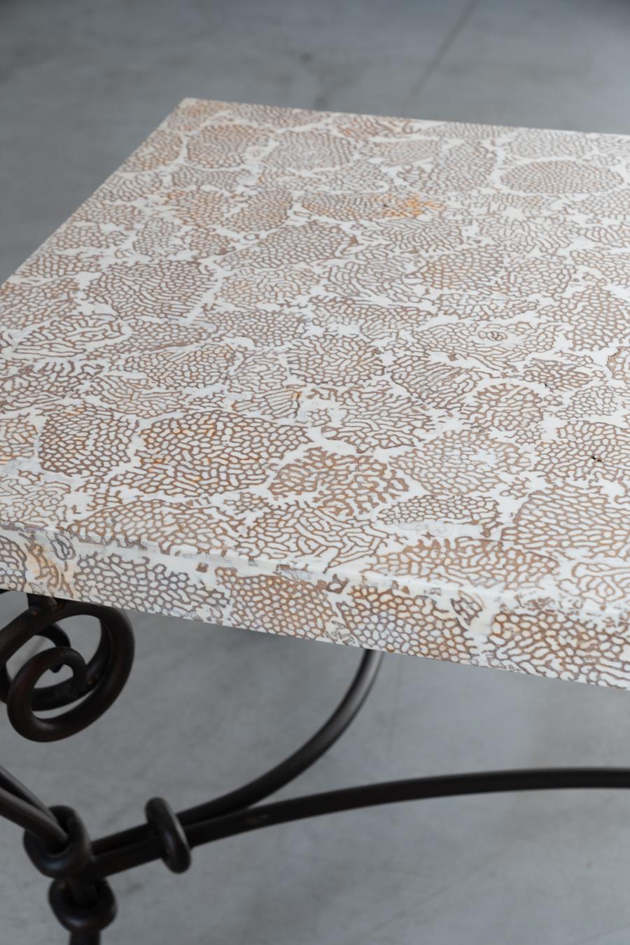 Ferro battuto Elite Coffee Table with Termite and Resin Top – 1990s in vendita