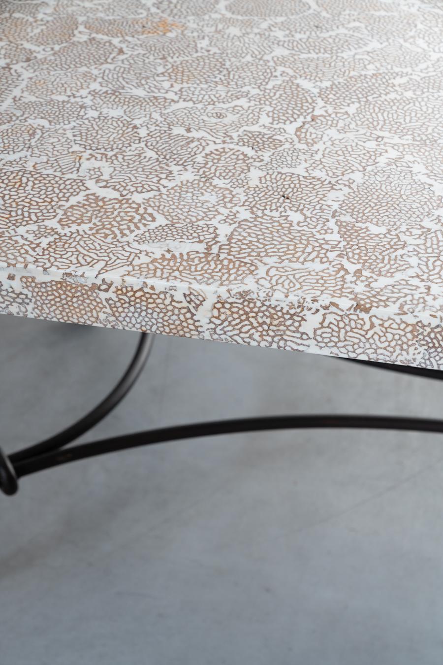 Elite Coffee Table with Termite and Resin Top – 1990s in vendita 1