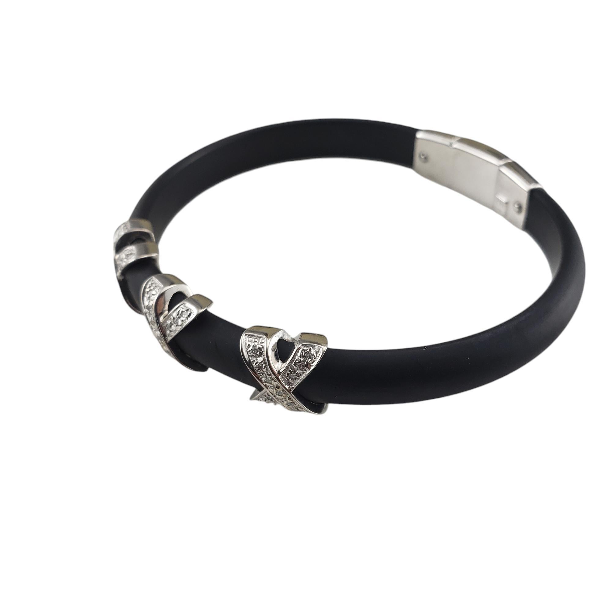 Contemporary Elite Italy Rubber 18K White Gold and Diamond Bracelet #18913 For Sale