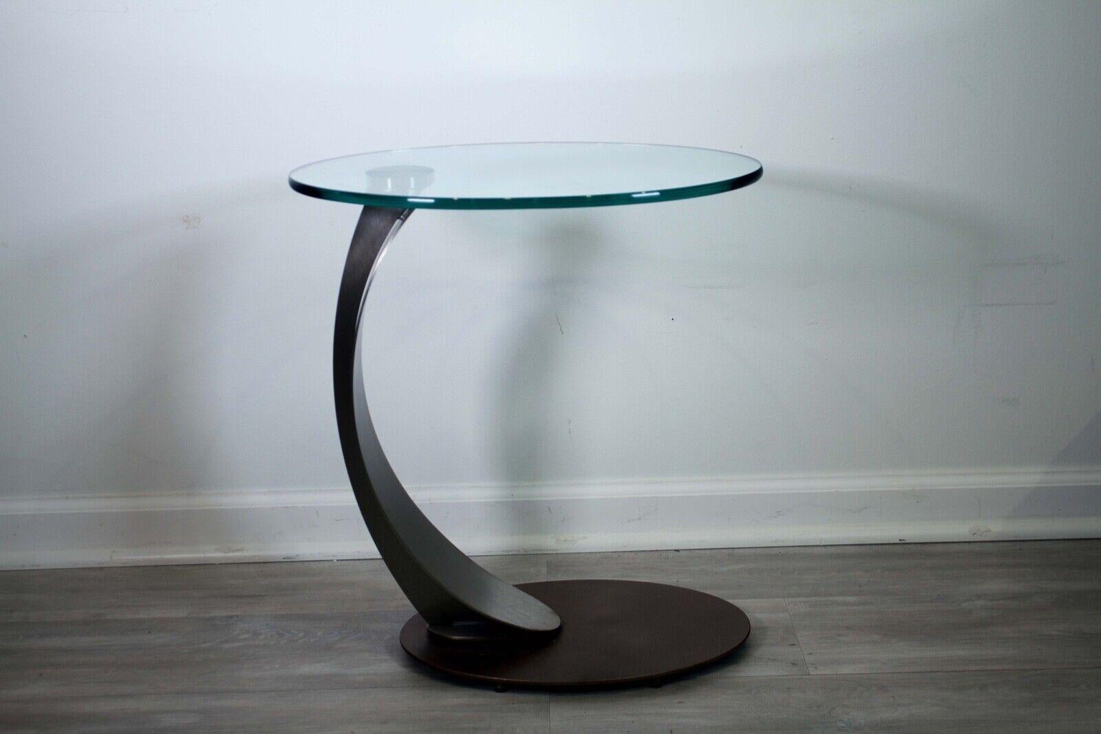 Elite Modern Scoop Accent Table with 