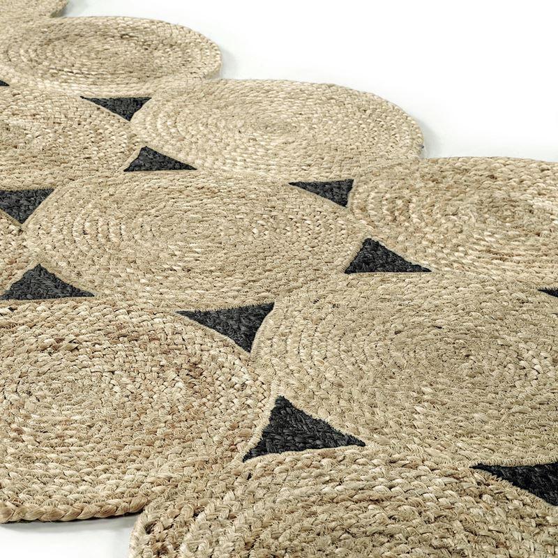 Elitis Kool Graphite rug gives a natural and artisanal appearance to a design of circular shapes, handcrafted using ancestral know-how.

Inspired by nature, this superb Elitis Kool Graphite Rug combines plants and geometry in an elegant way.

Far