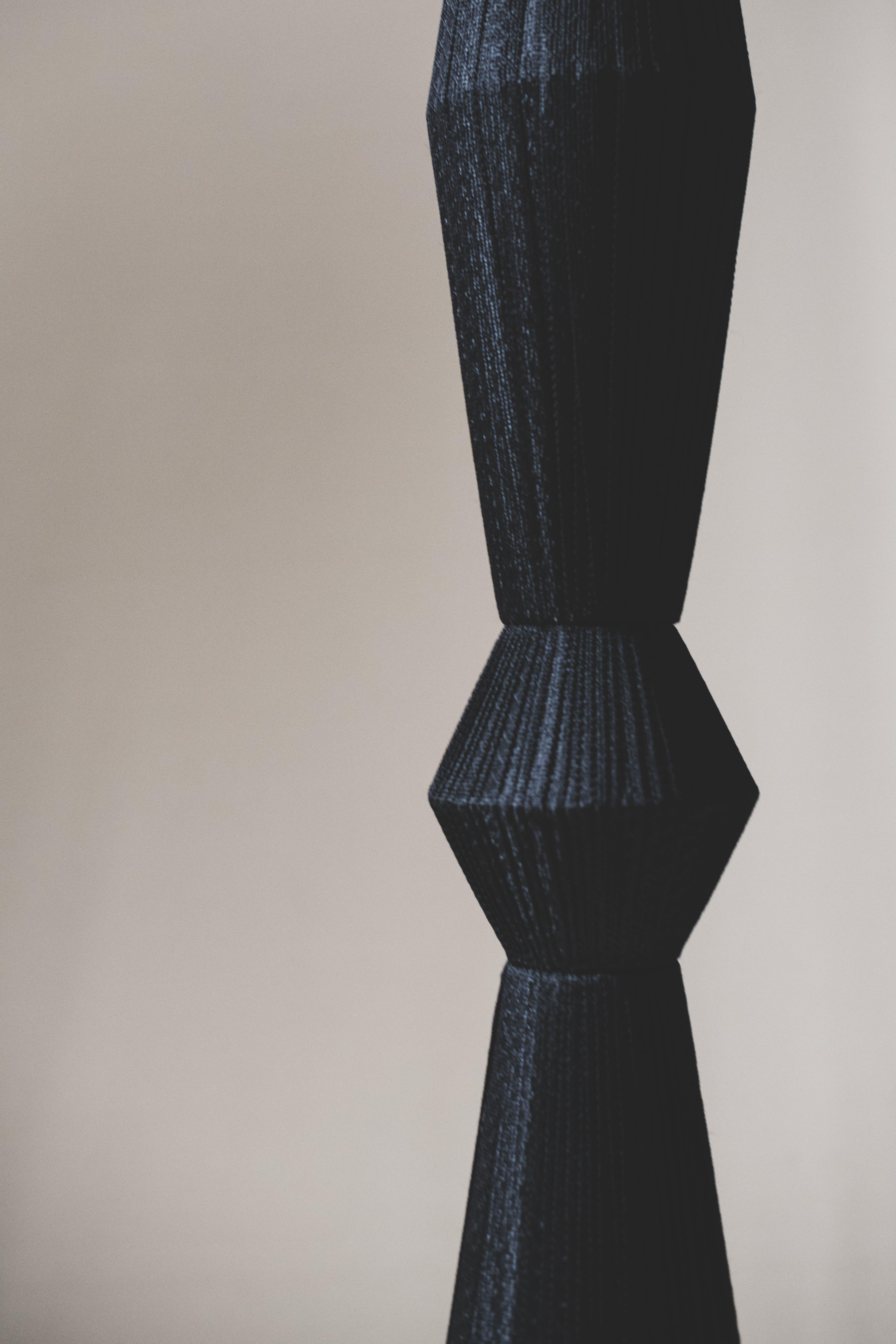ESCULTURA COLUMNA IV TEXTIL NEGRO ARTISTA ESPAÑOL CONTEMPORÁNEO ELIURPI ABSTRACTO - Sculpture de Eliurpi