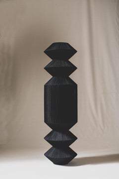 ESCULTURA COLUMNA VIII TEXTIL NEGRO ARTISTA ESPAÑOL CONTEMPORÁNEO ELIURPI 2024 NUEVO